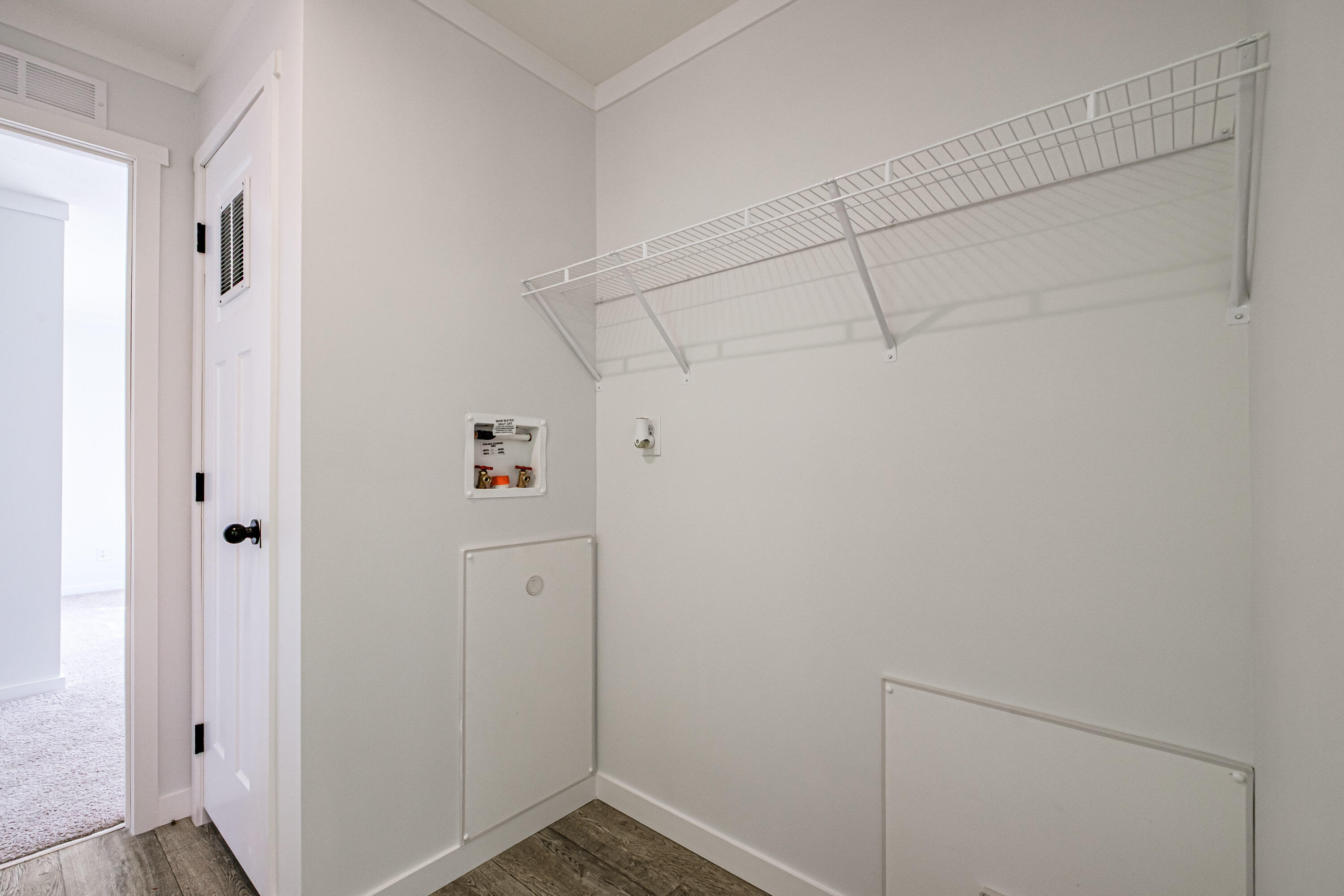6 Laurik Lane Property Photo 10