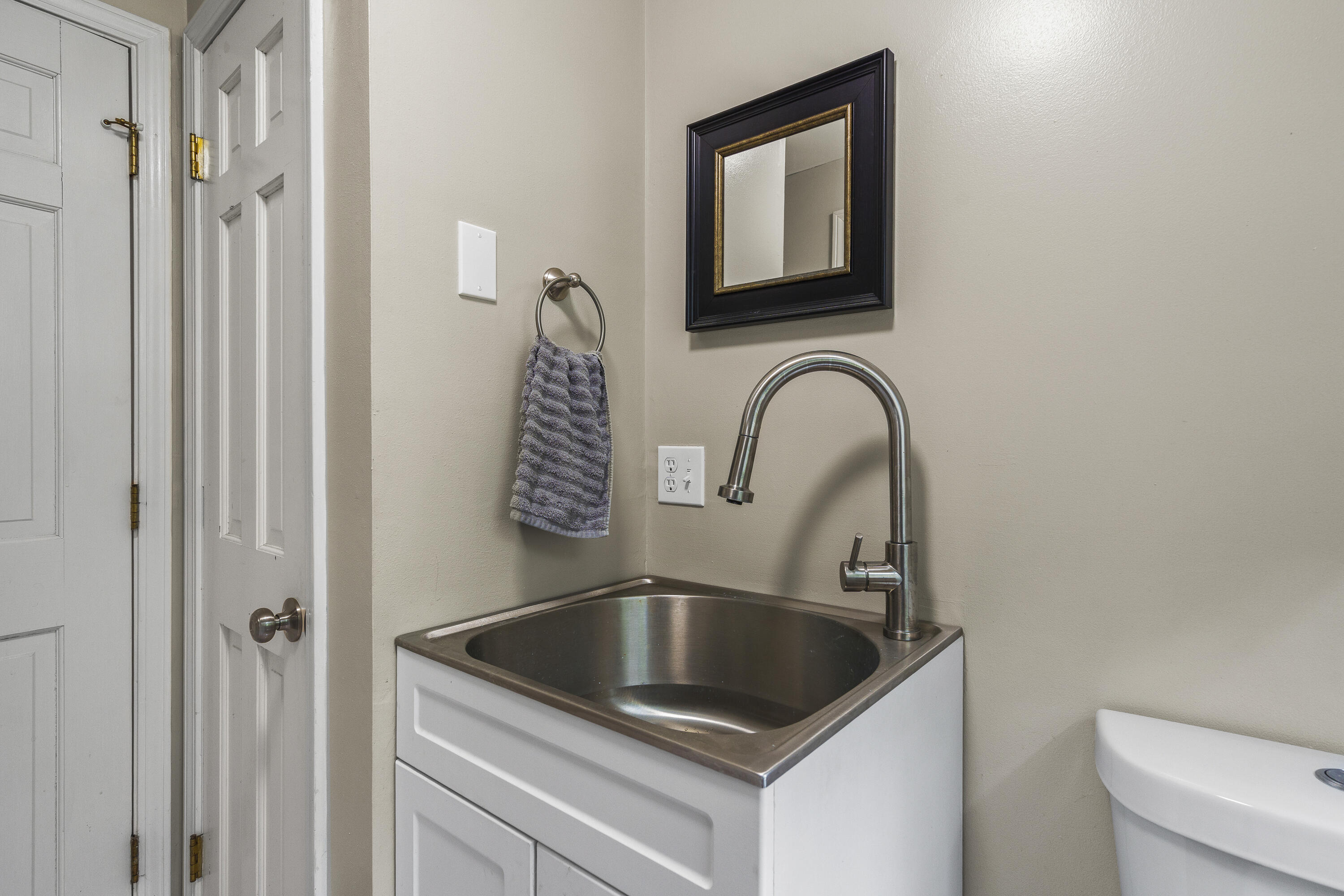 17 Adams Circle Property Photo 21