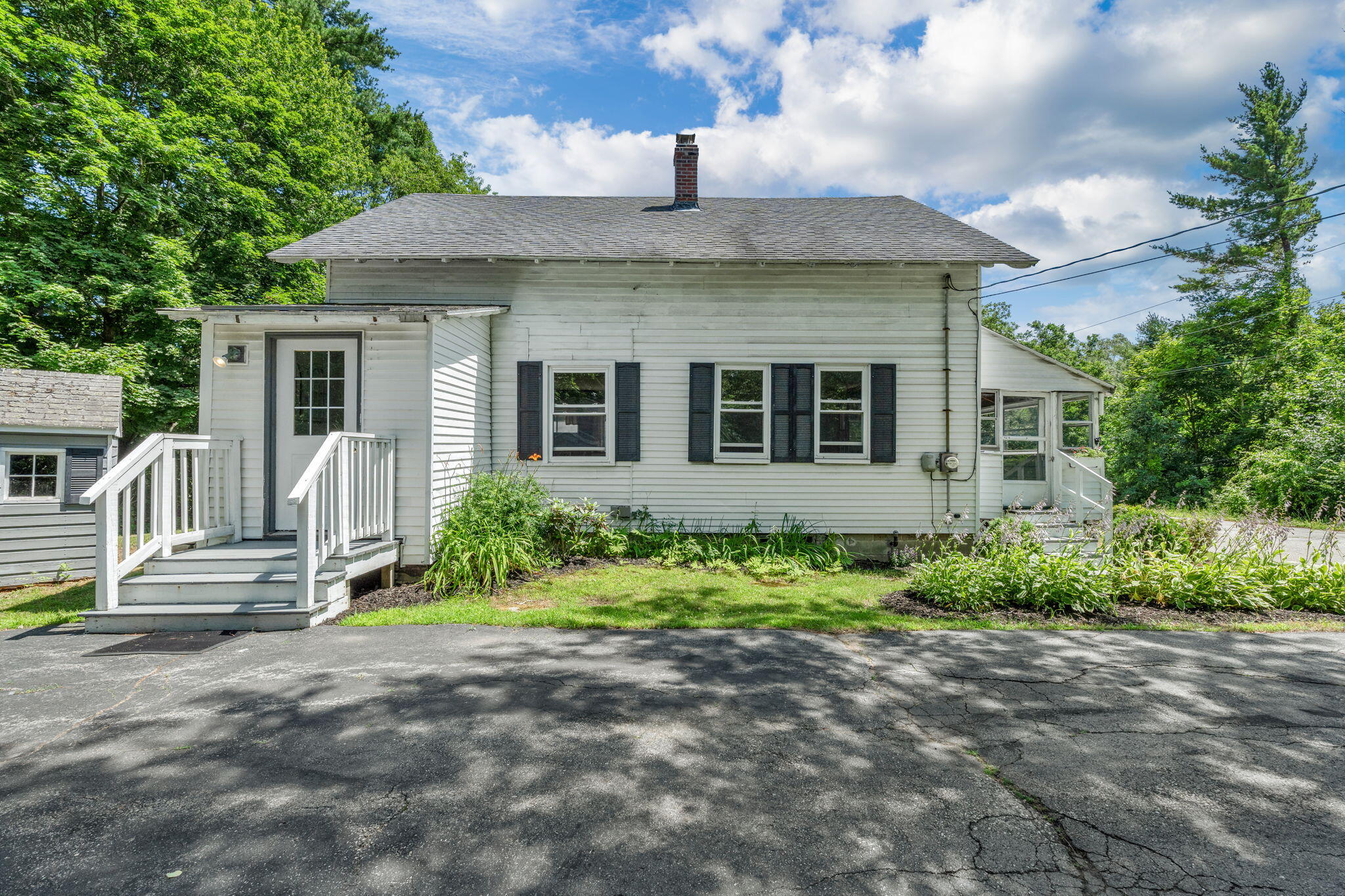 20 Lillian Avenue Property Photo 1
