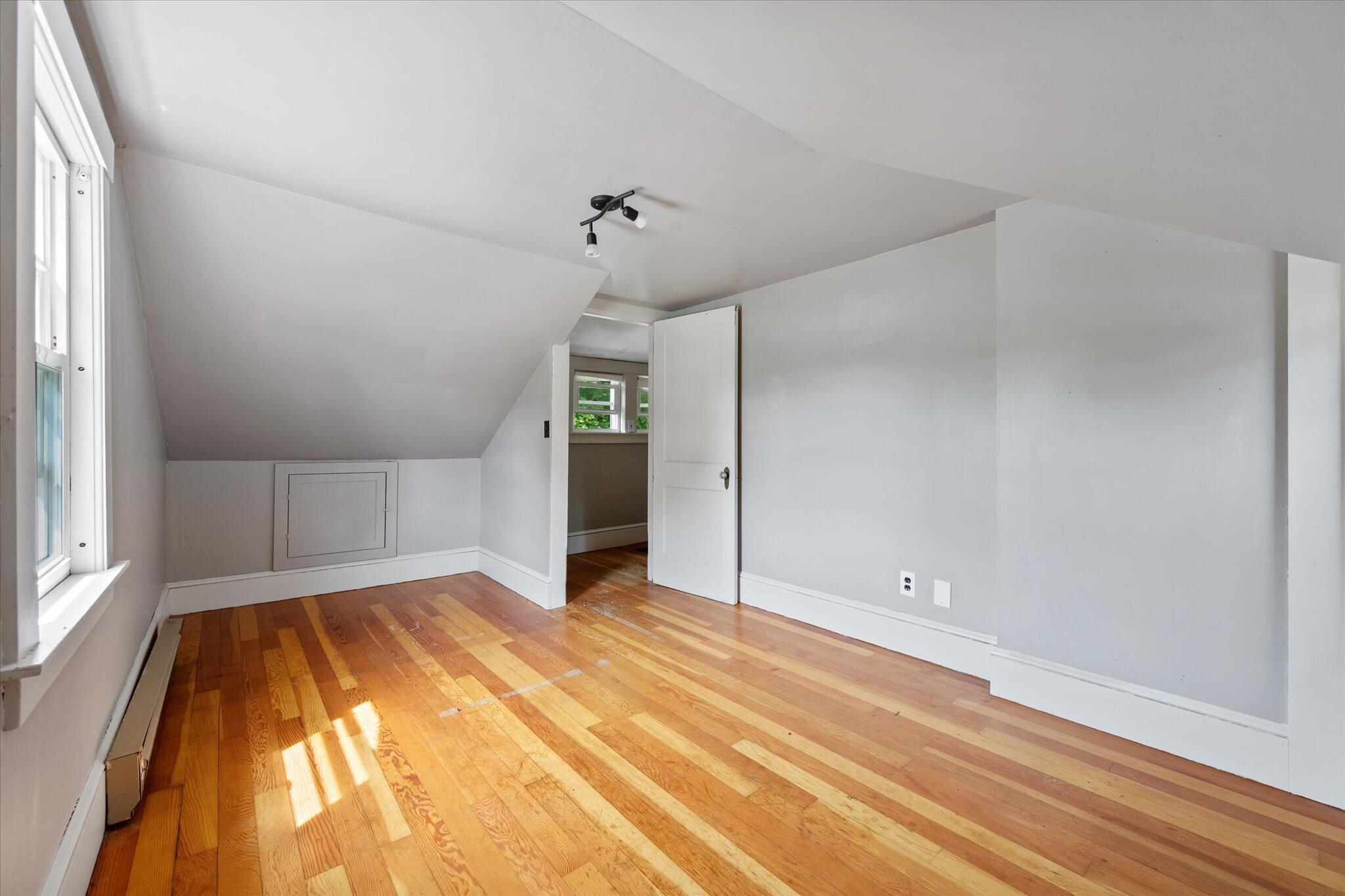 557 Brunswick Street Property Photo 24