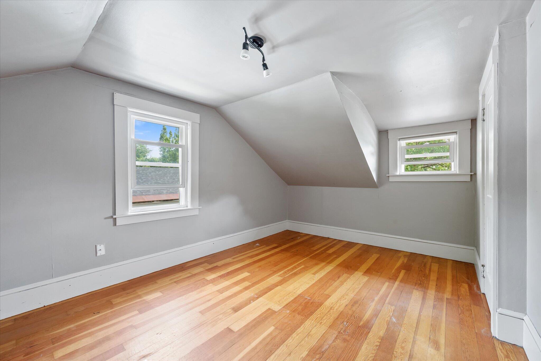 557 Brunswick Street Property Photo 25