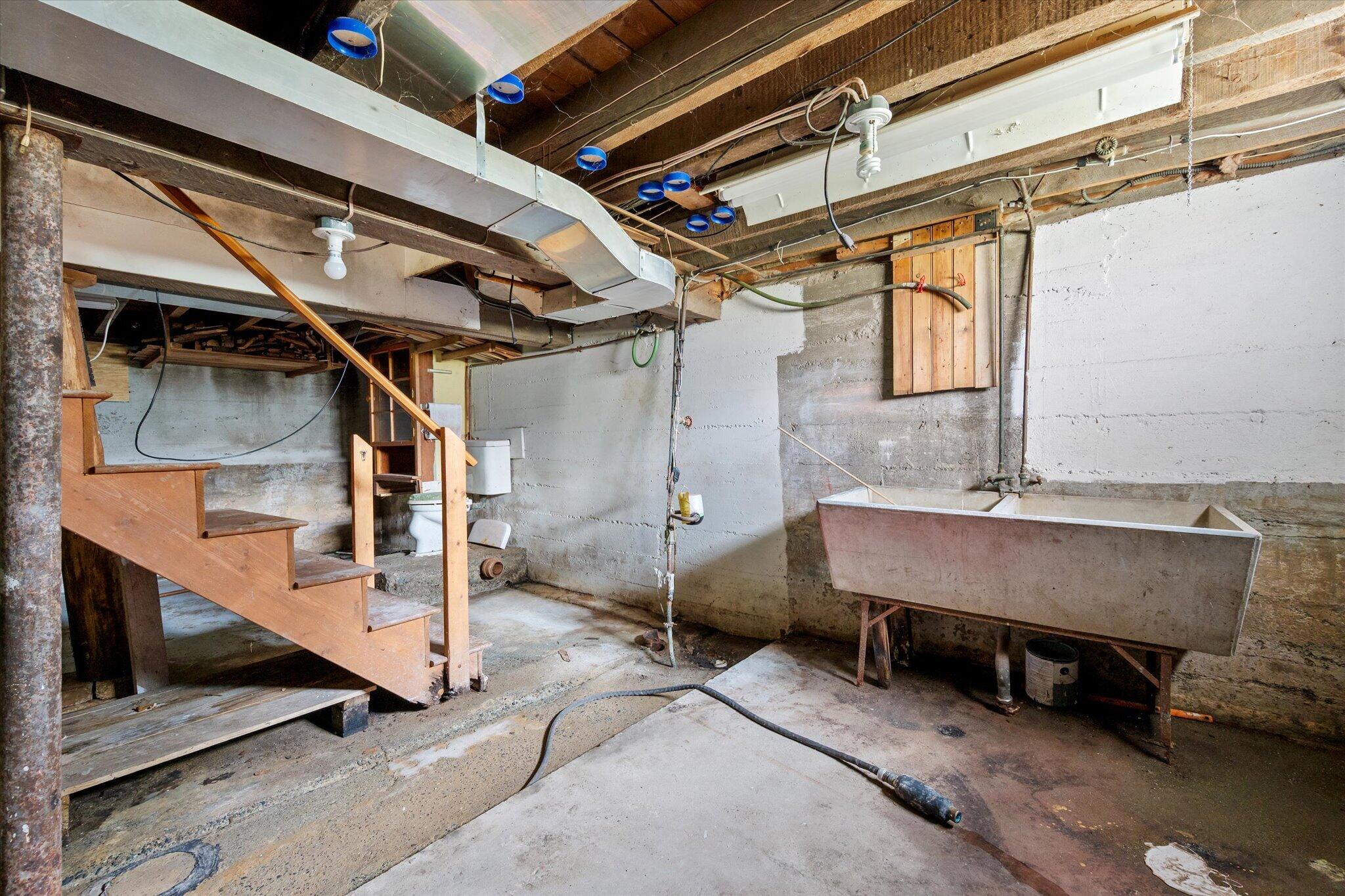 557 Brunswick Street Property Photo 27