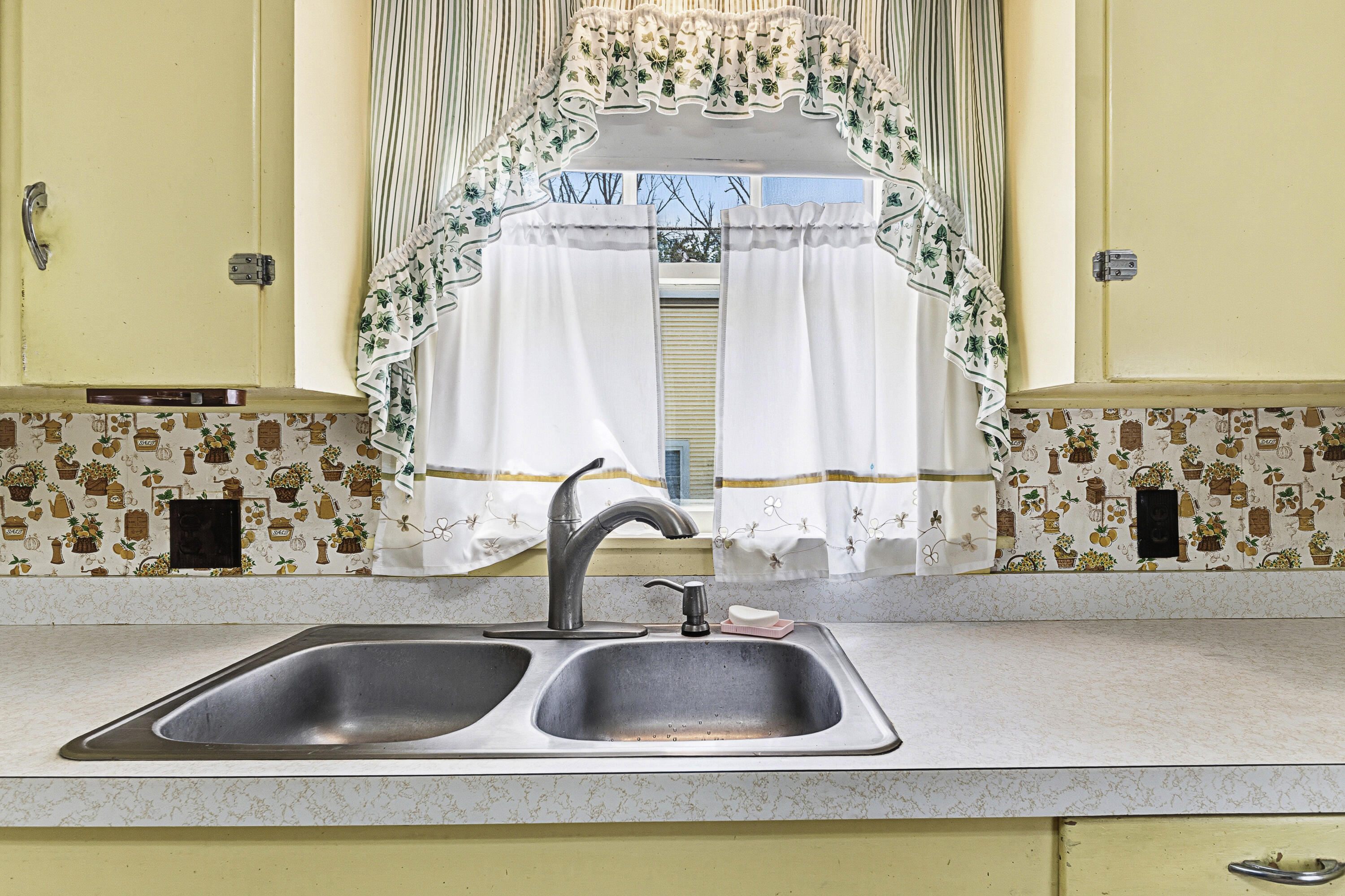 137 Pleasant Street Property Photo 8
