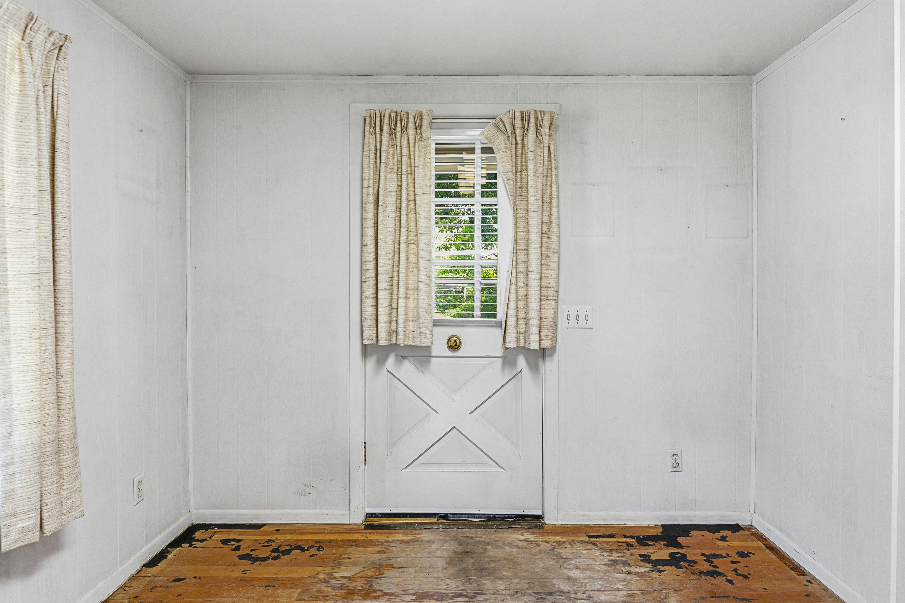 137 Pleasant Street Property Photo 17