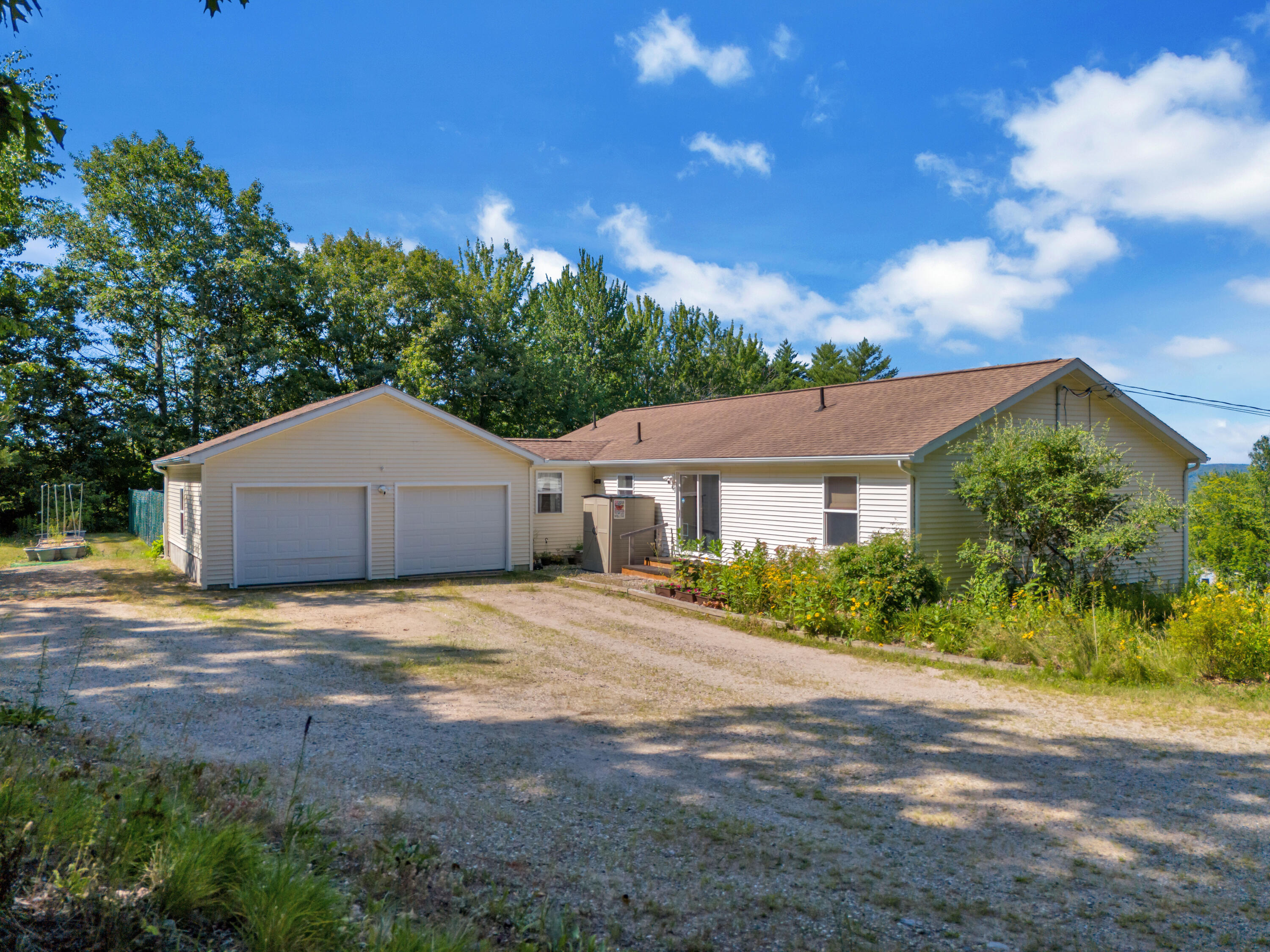 38 Coffin Hill Road Property Photo 4