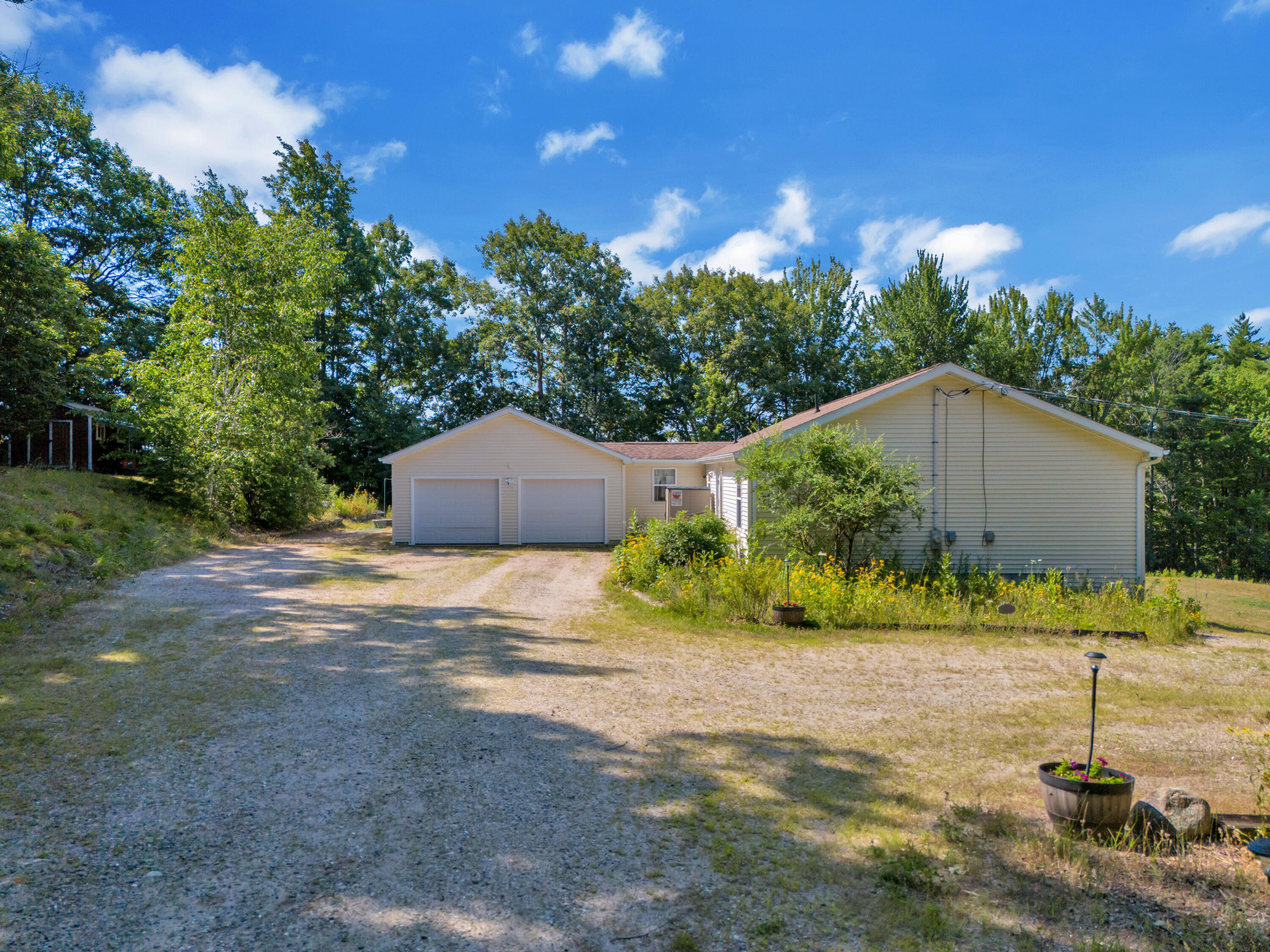 38 Coffin Hill Road Property Photo 6