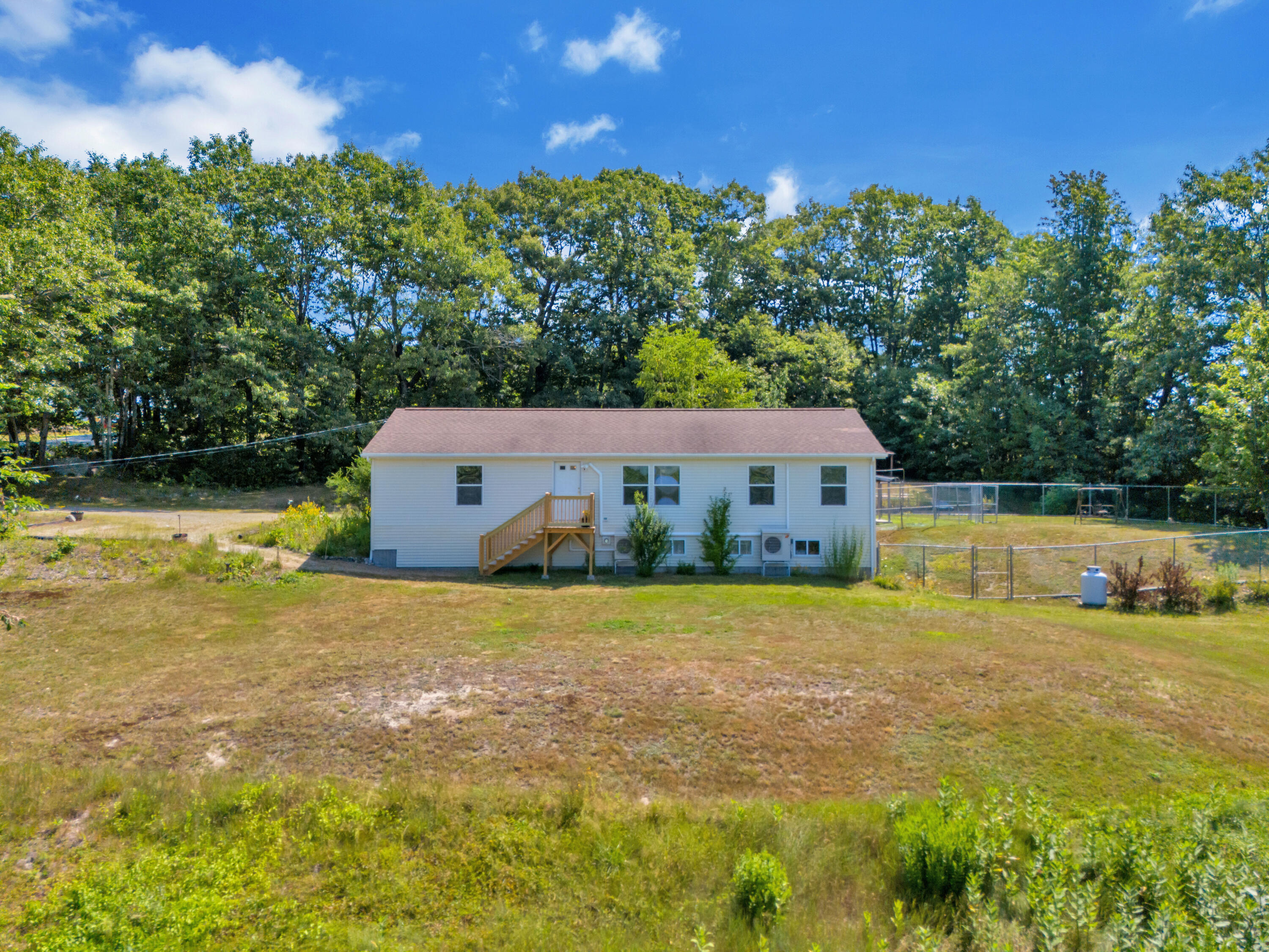 38 Coffin Hill Road Property Photo 9