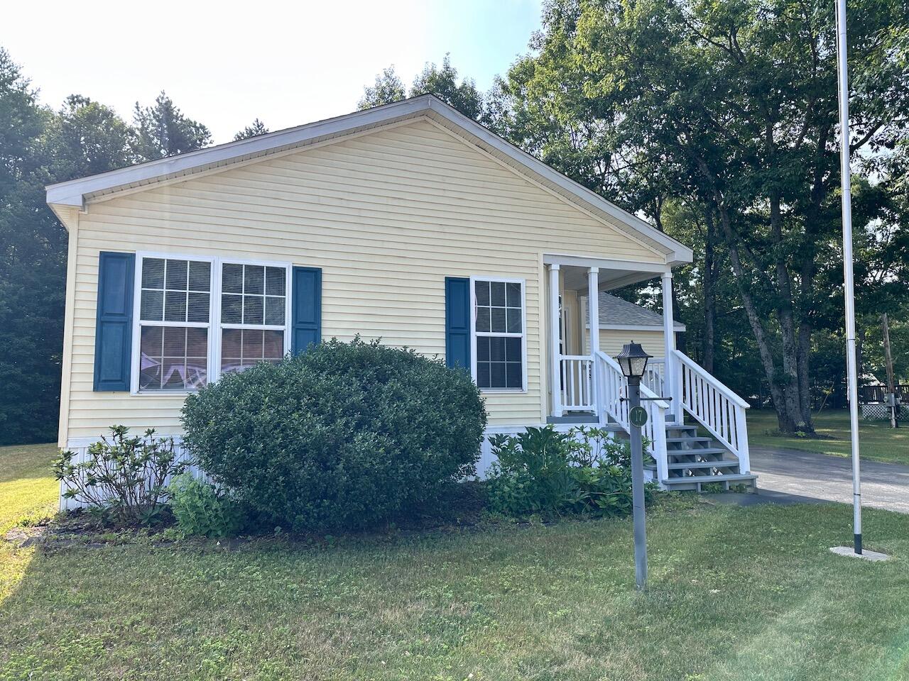 17 Candlewood Drive Property Photo 2