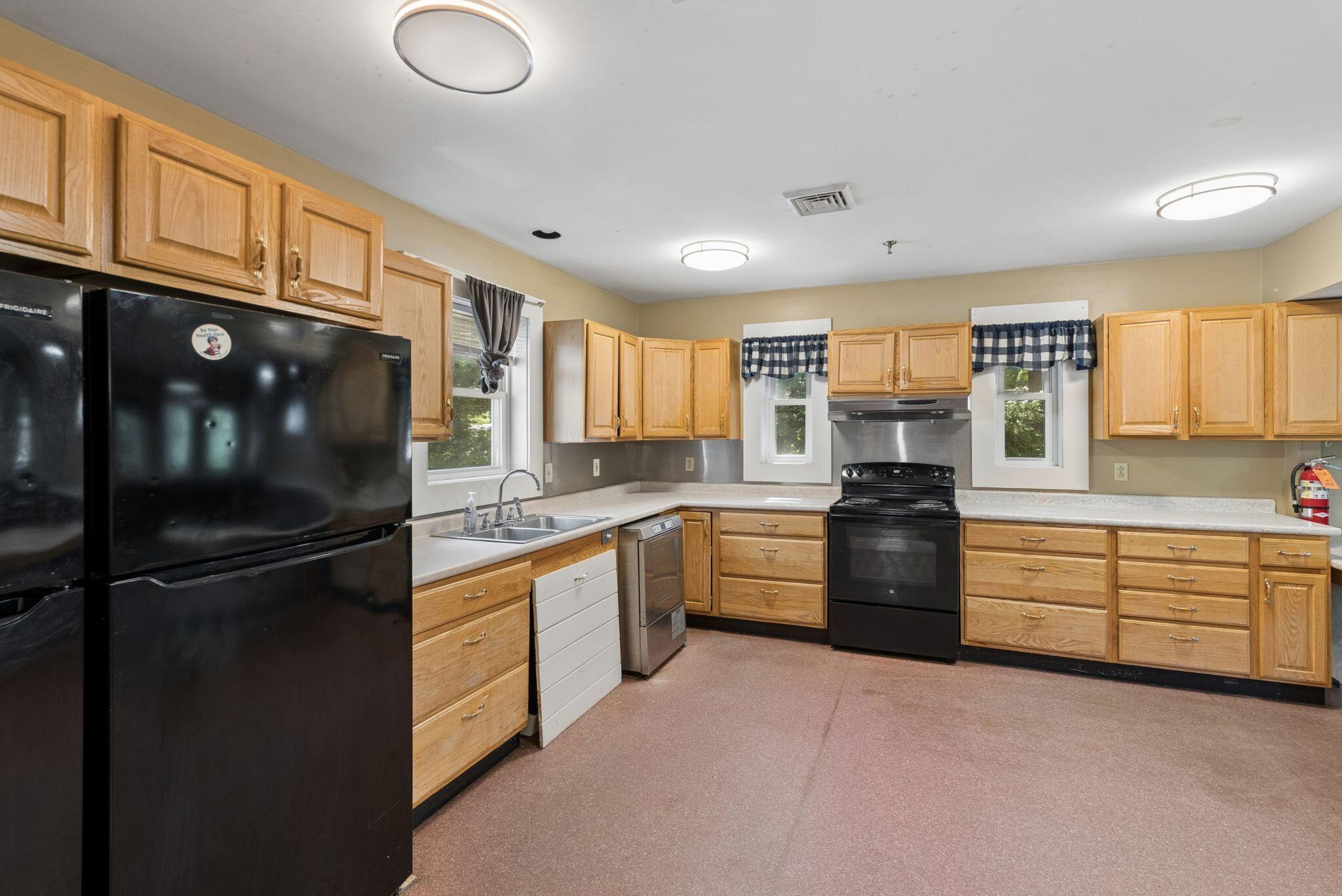 2 Teakwood Knolls Property Photo 5