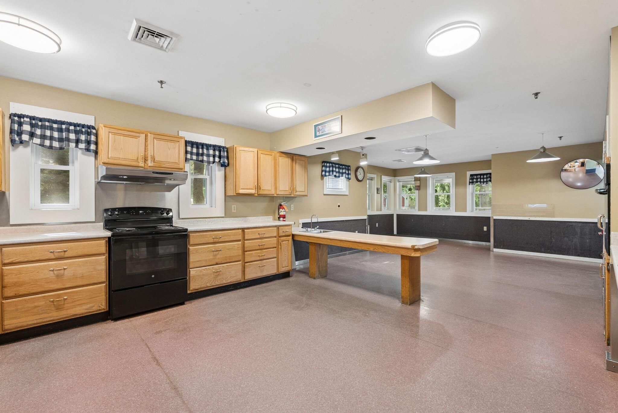 2 Teakwood Knolls Property Photo 6