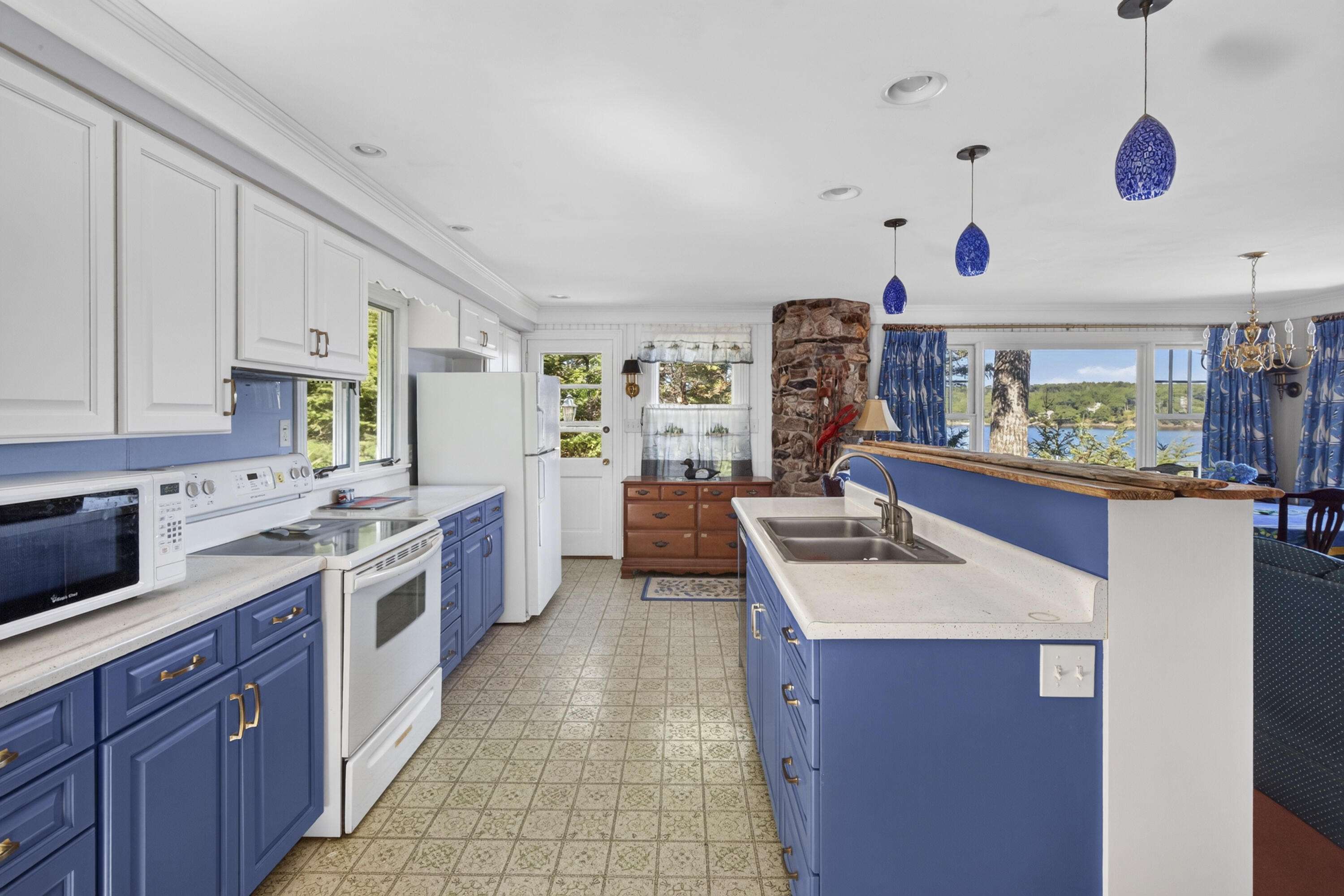51 Roderick Road Property Photo 9