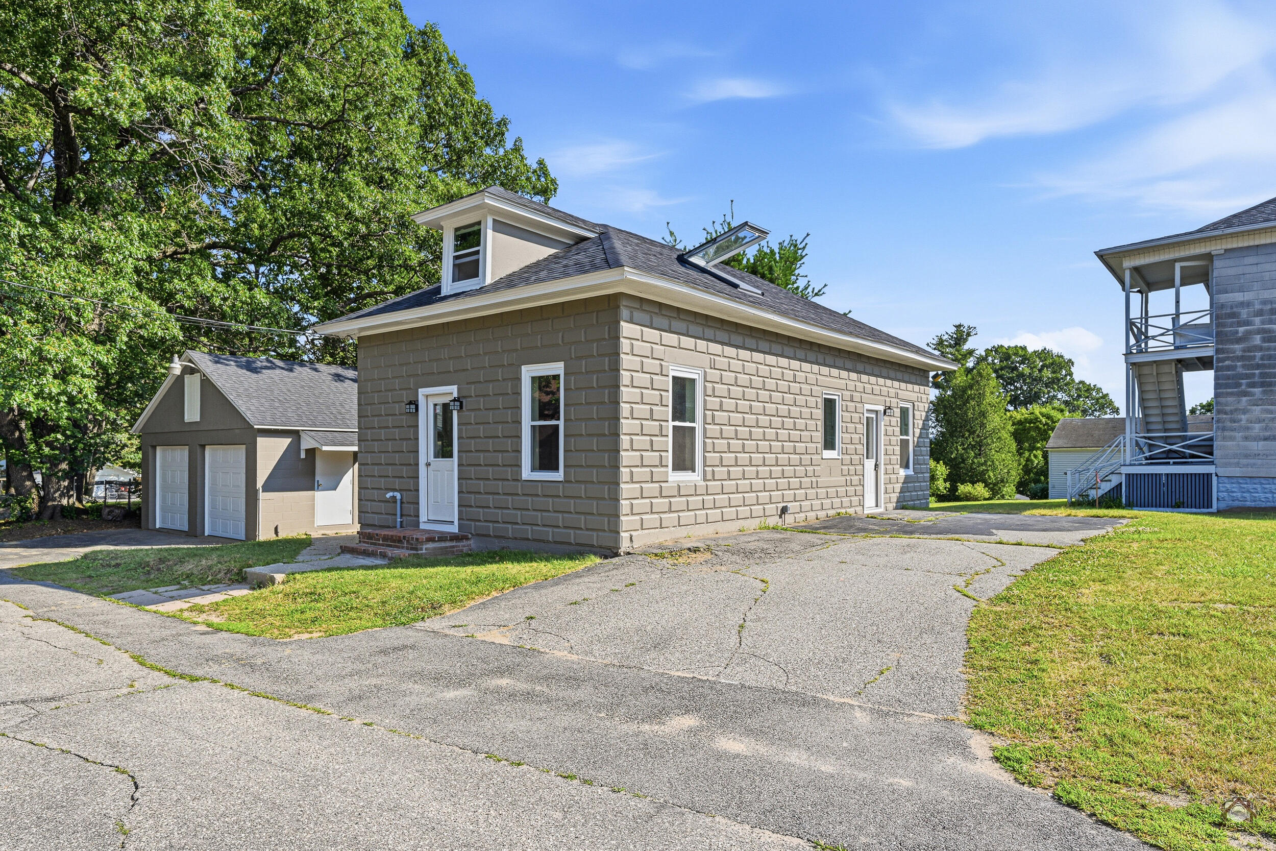 3 Coolidge Street Property Photo 2