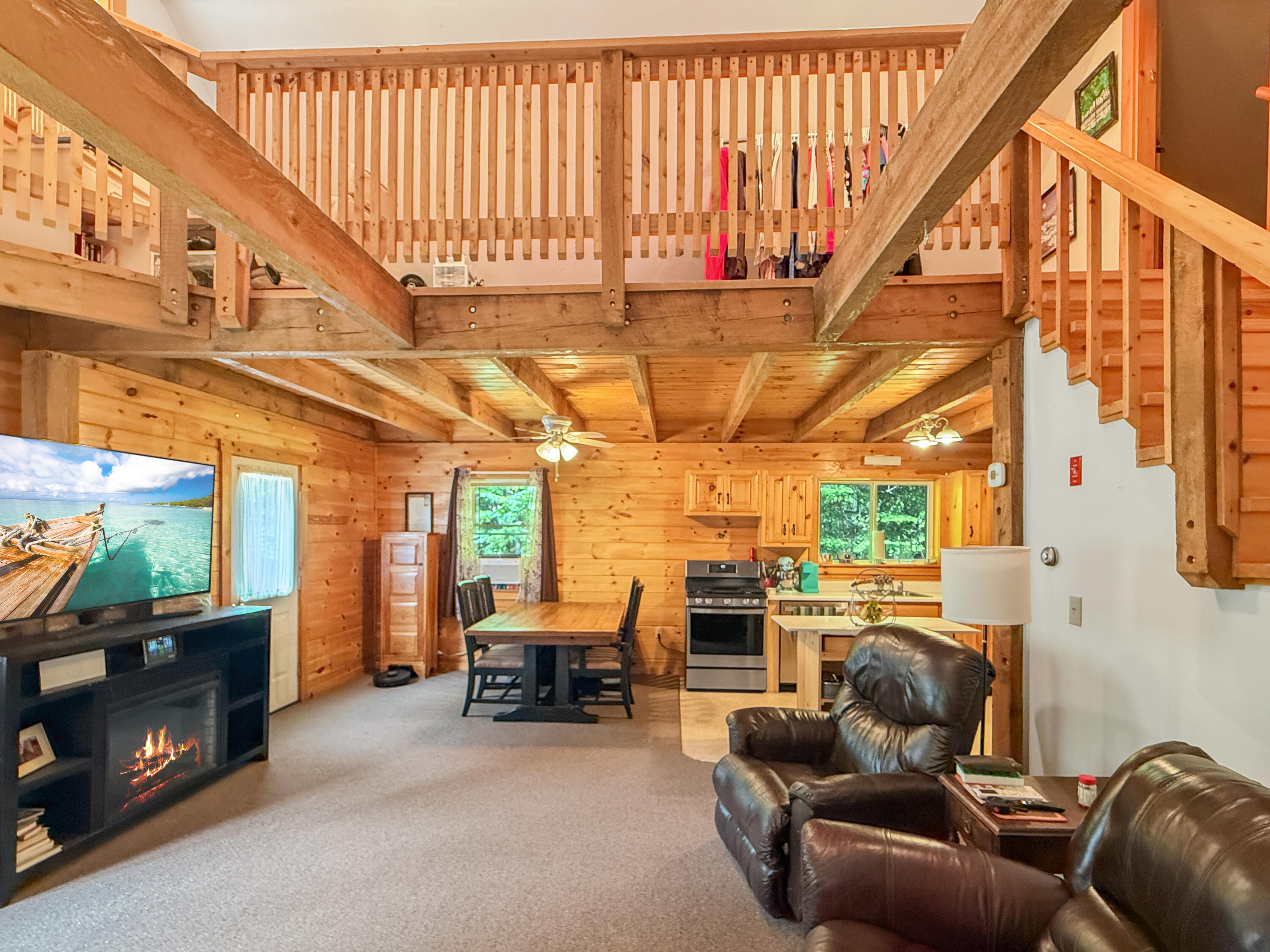 43 Hawksholm Trail Property Photo 8