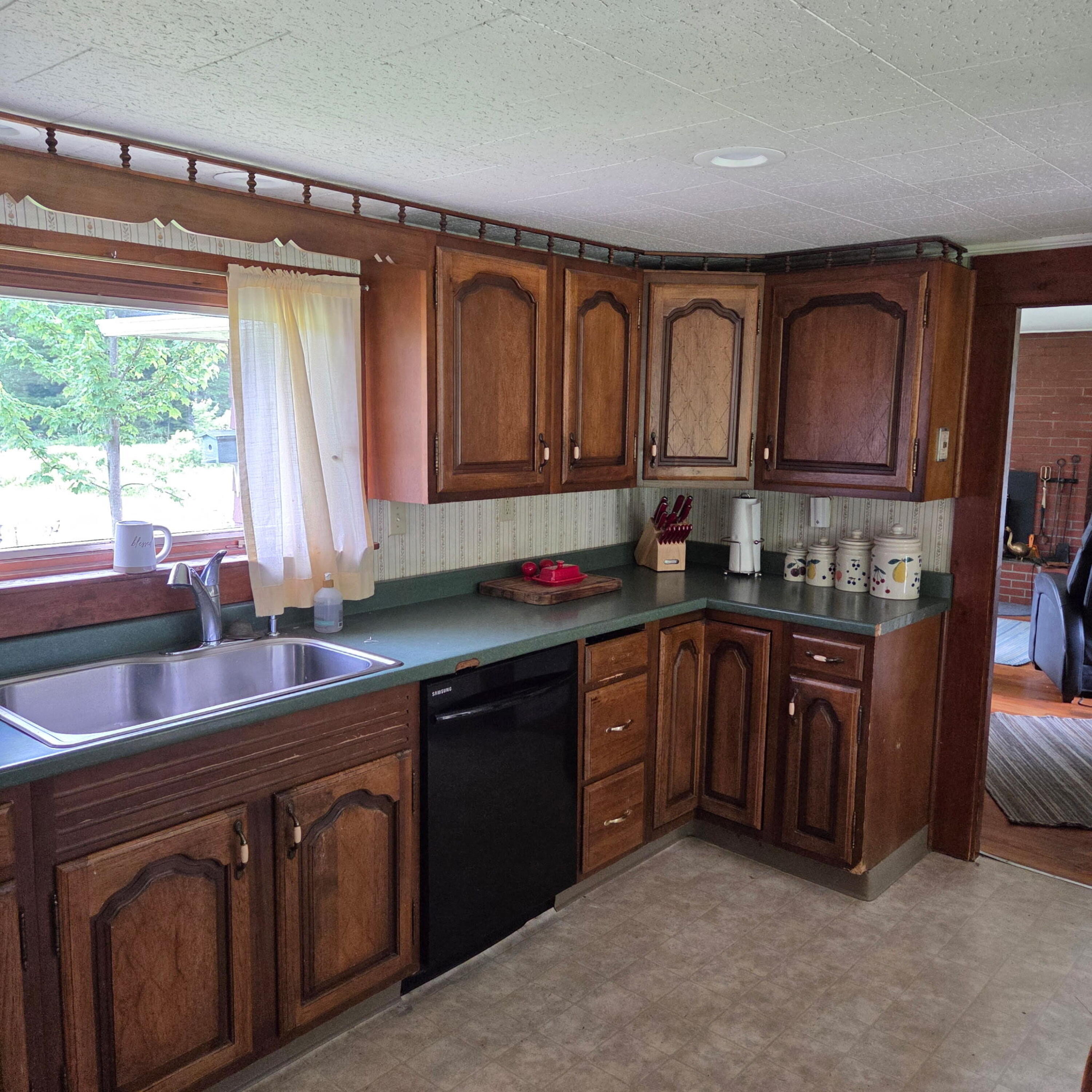 250 Smithfield Road Property Photo 8