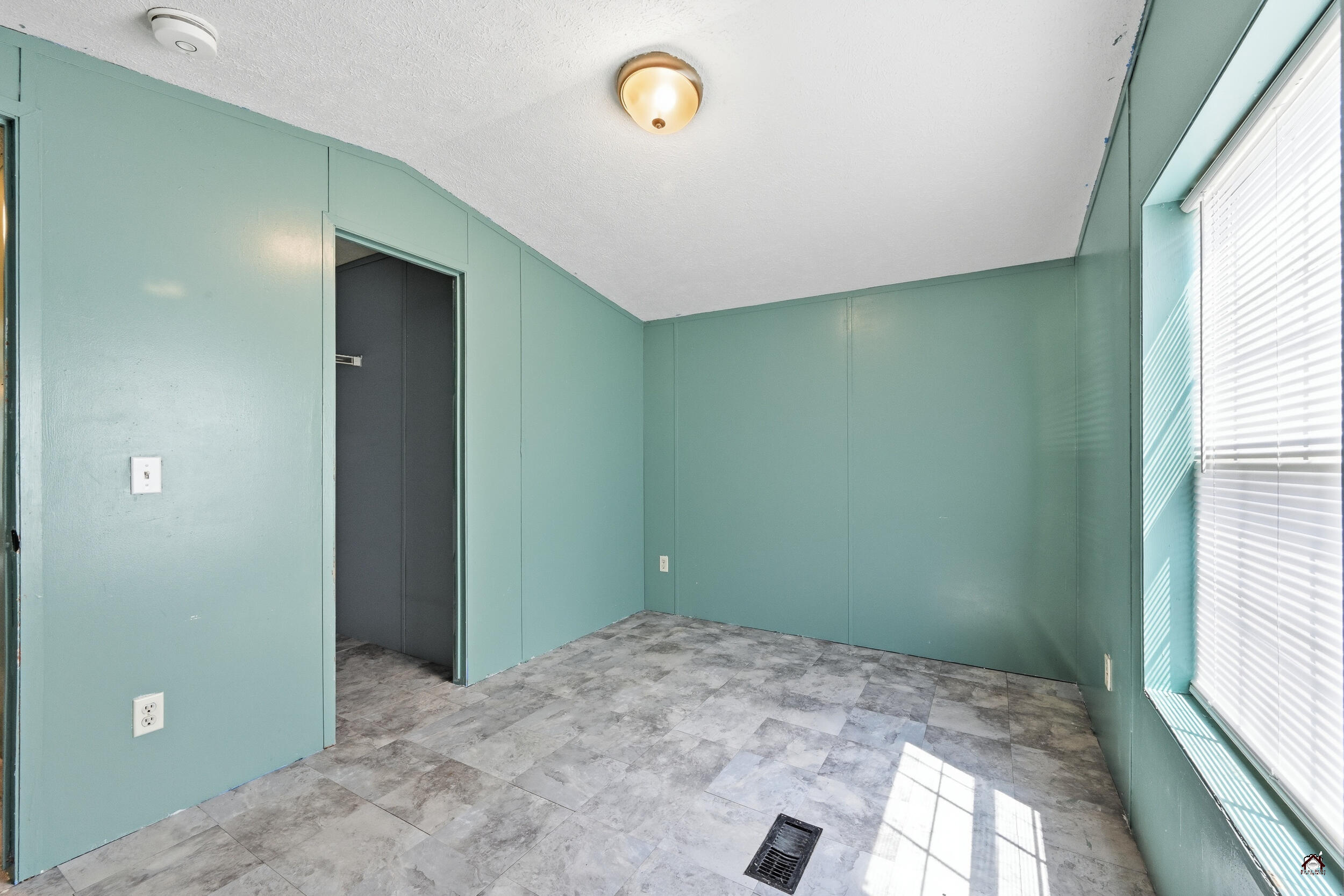 146 High Street 19 Property Photo 23