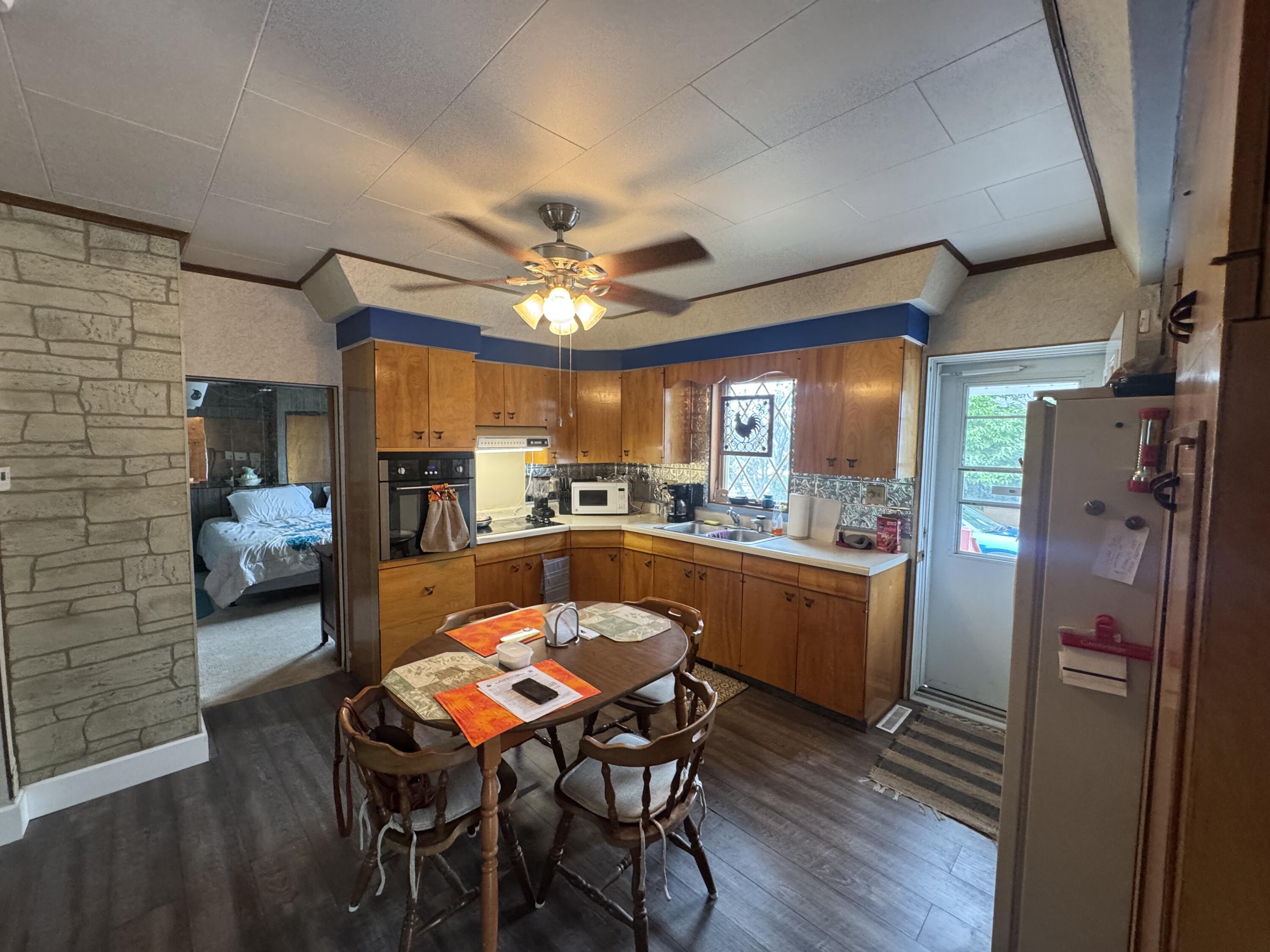 138 13th Avenue Property Photo 5