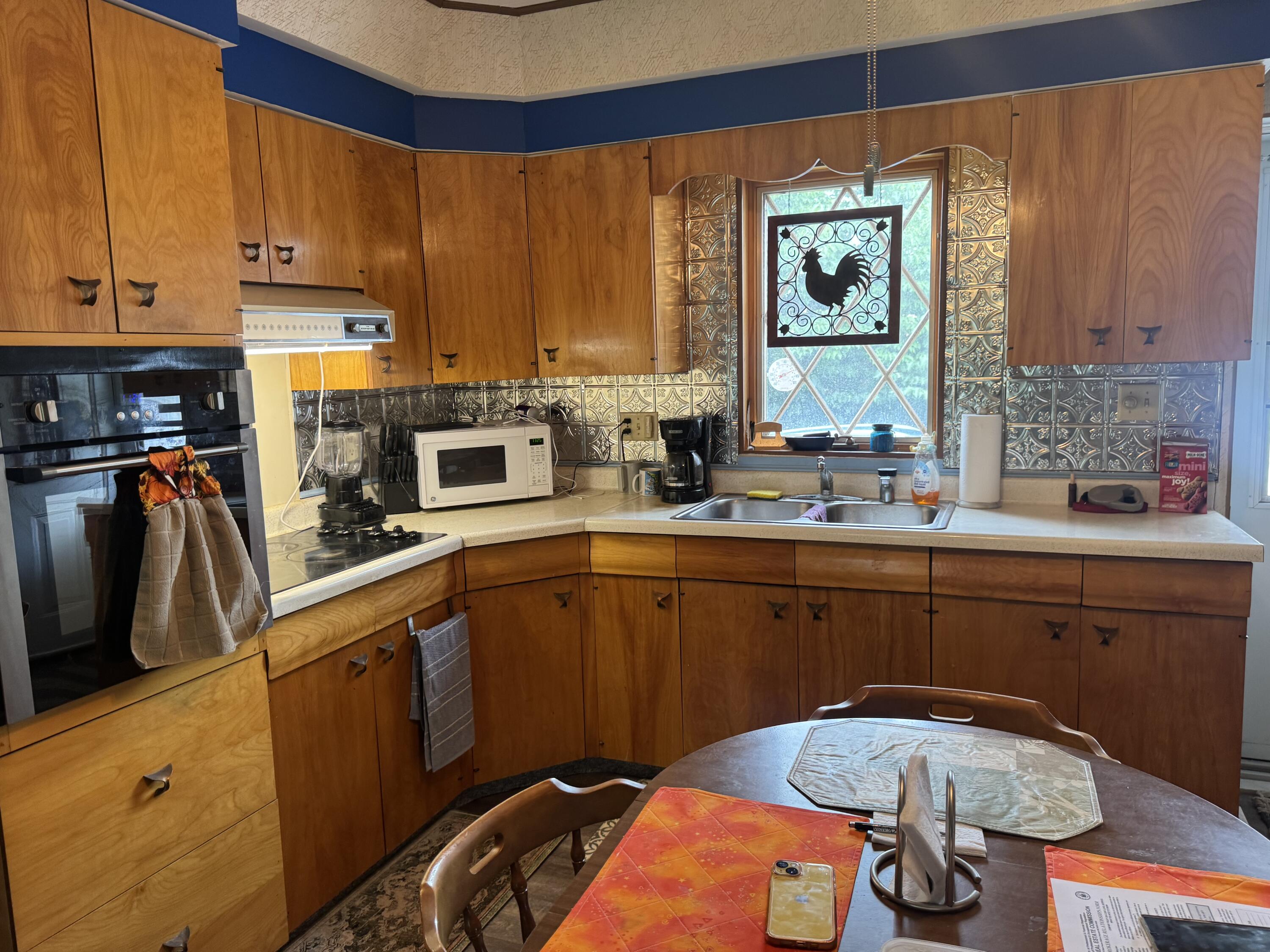 138 13th Avenue Property Photo 7