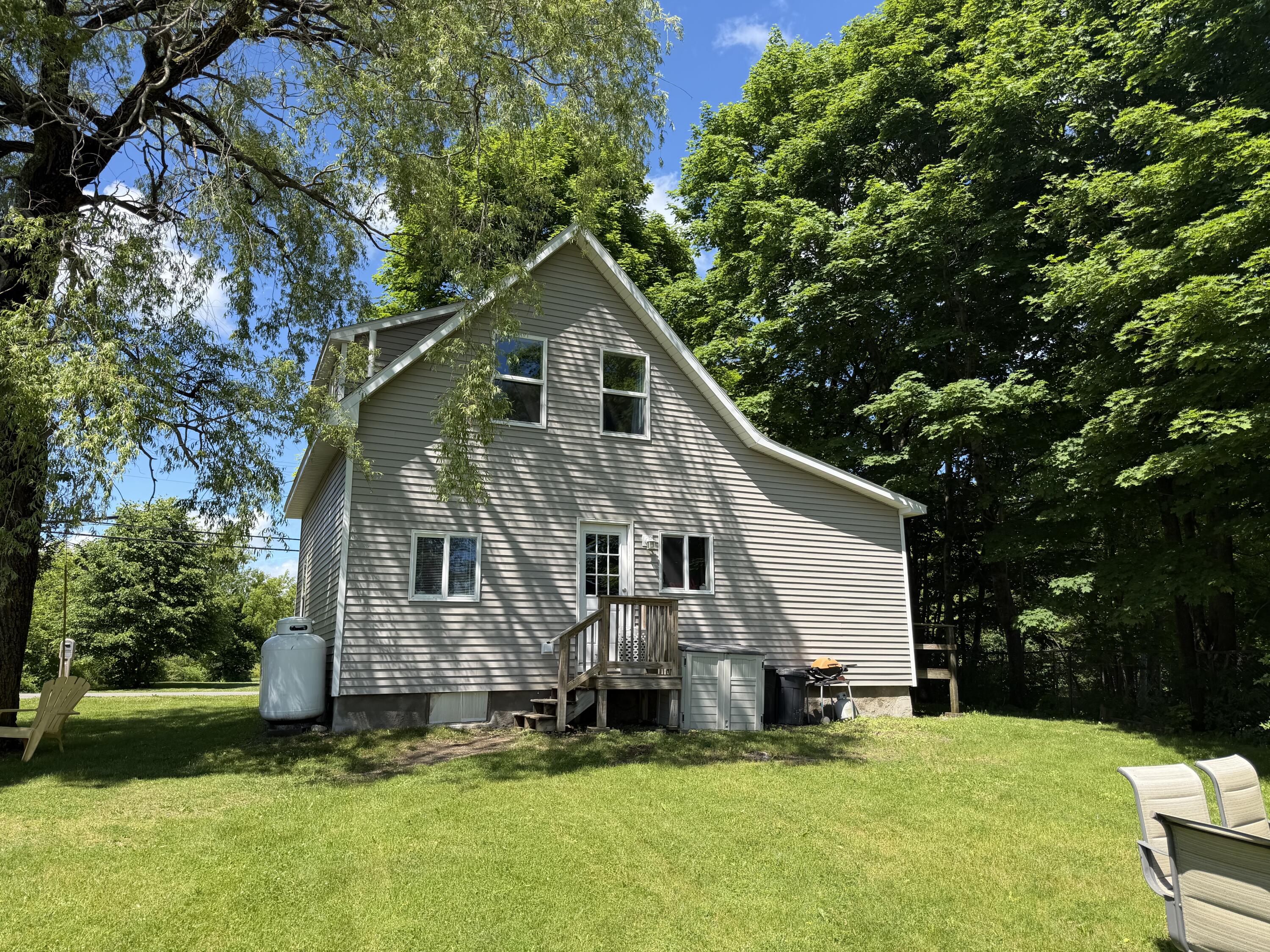 270 Park Street Property Photo 2