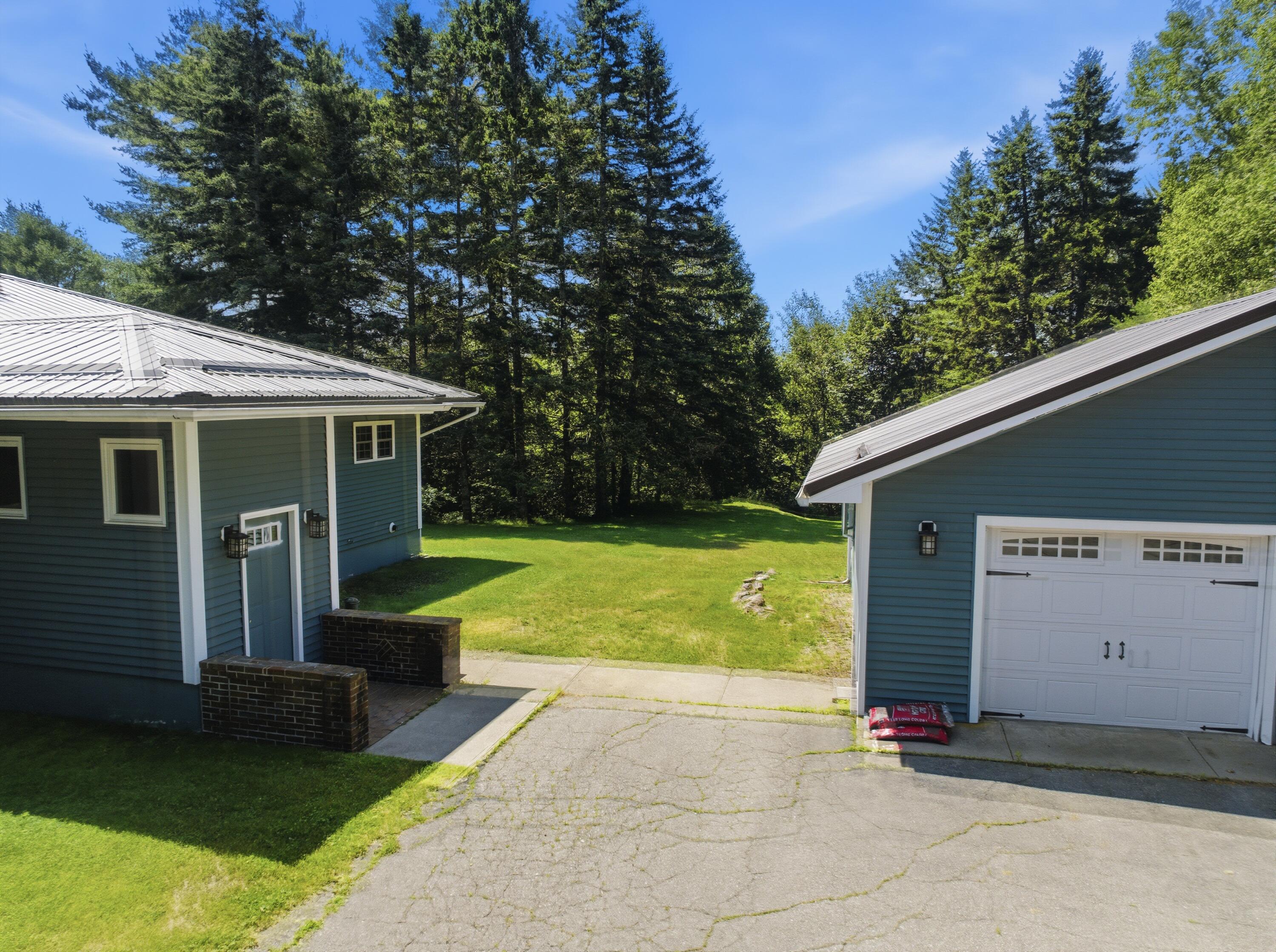 1481 S River Road Property Photo 4