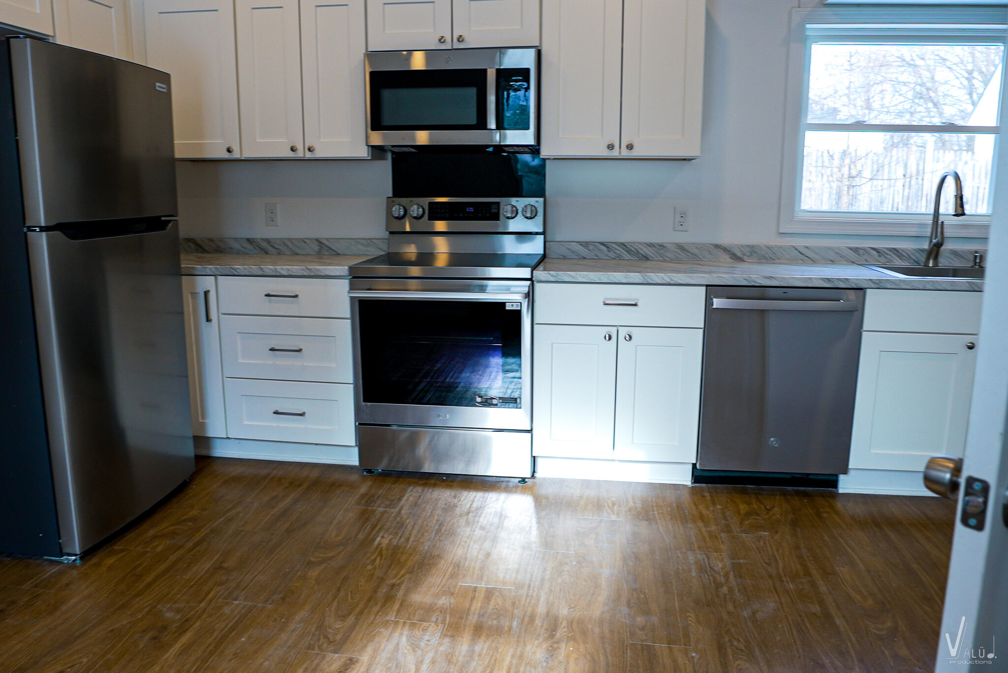 149 College Street Property Photo 3