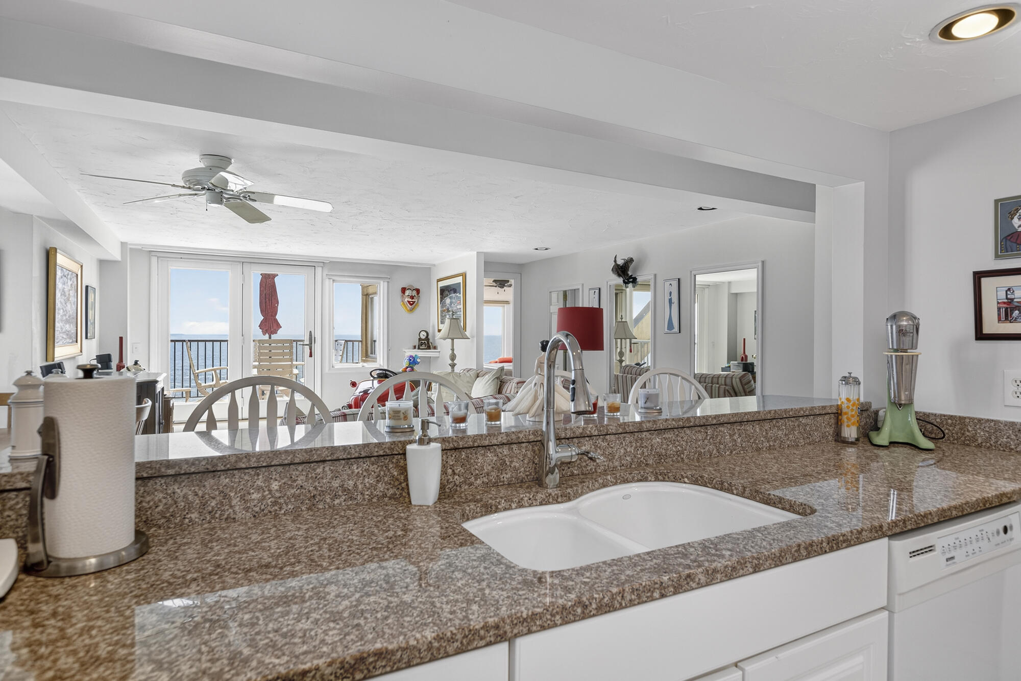 191 E Grand Avenue 701 Property Photo 17