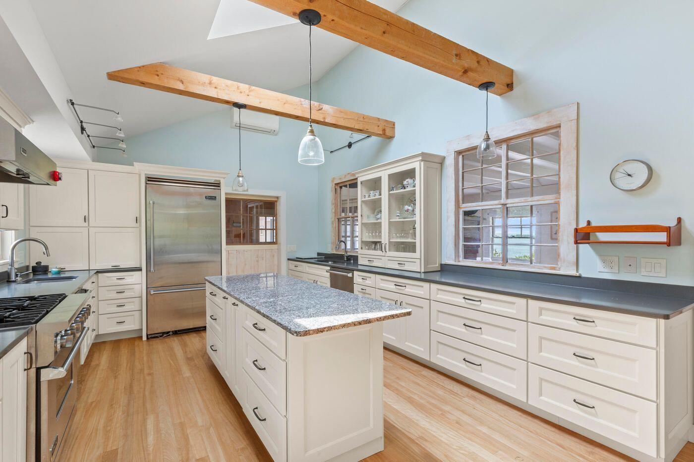14 Kingsbury Point Property Photo 8