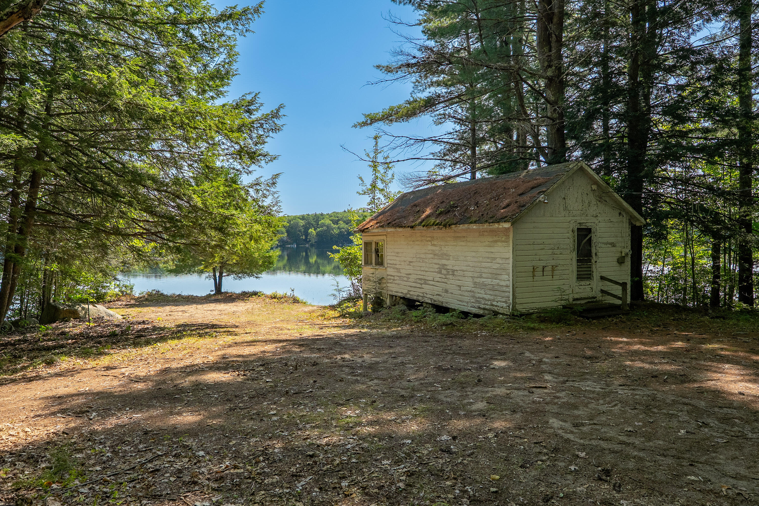 112 W Shore Drive Property Photo 5