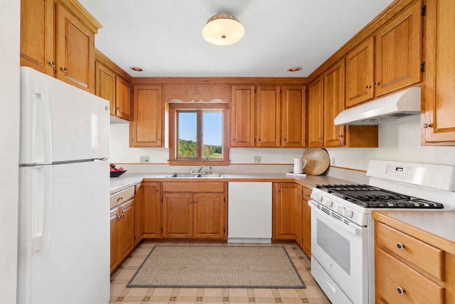 716 Hodsdon Road Property Photo 7