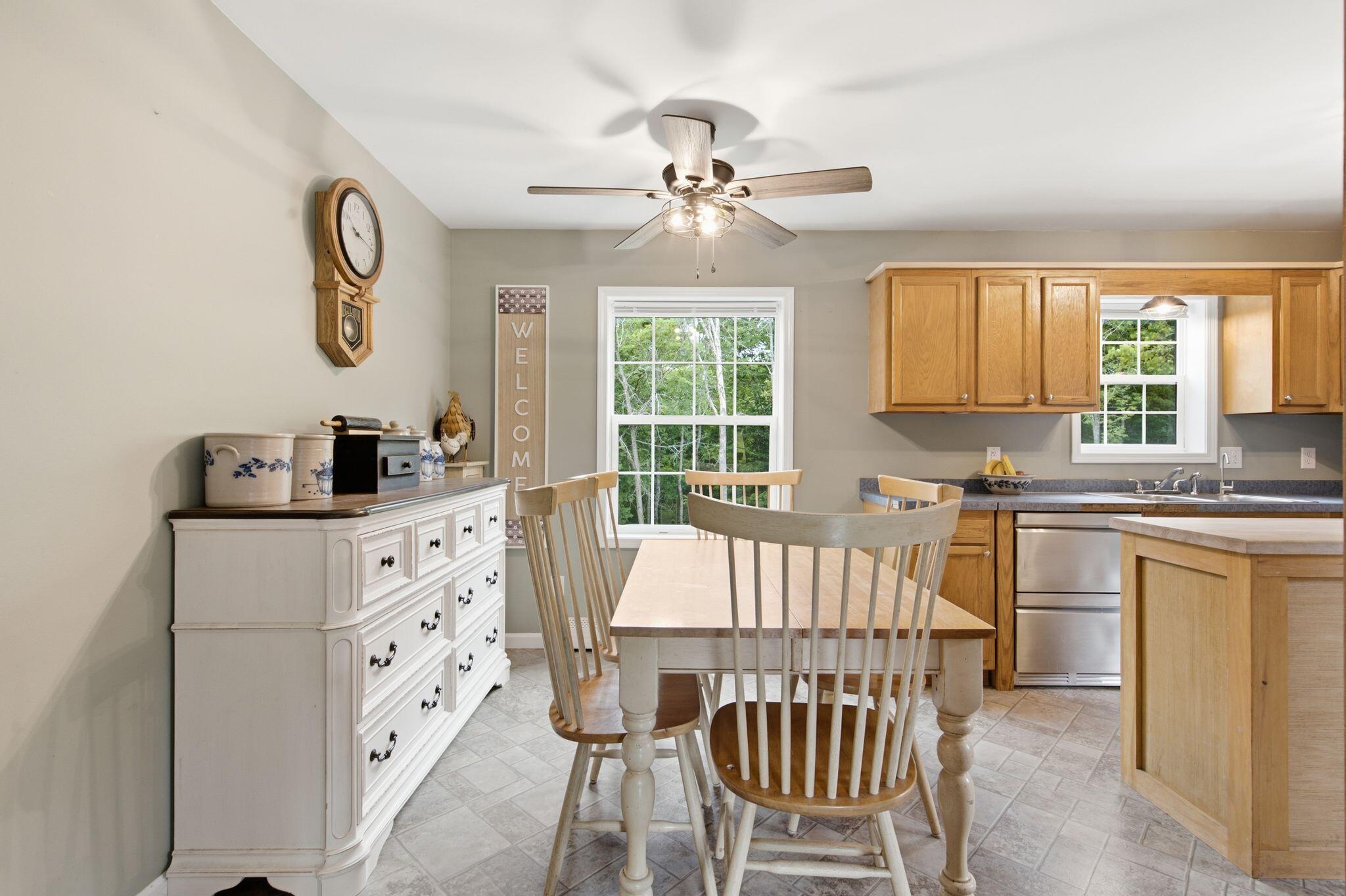 9 Moffett Road Property Photo 11