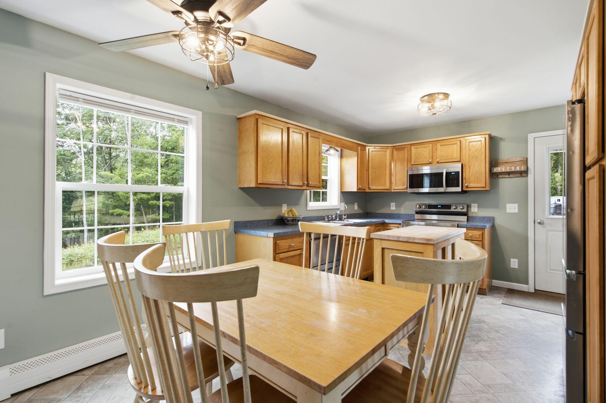 9 Moffett Road Property Photo 12