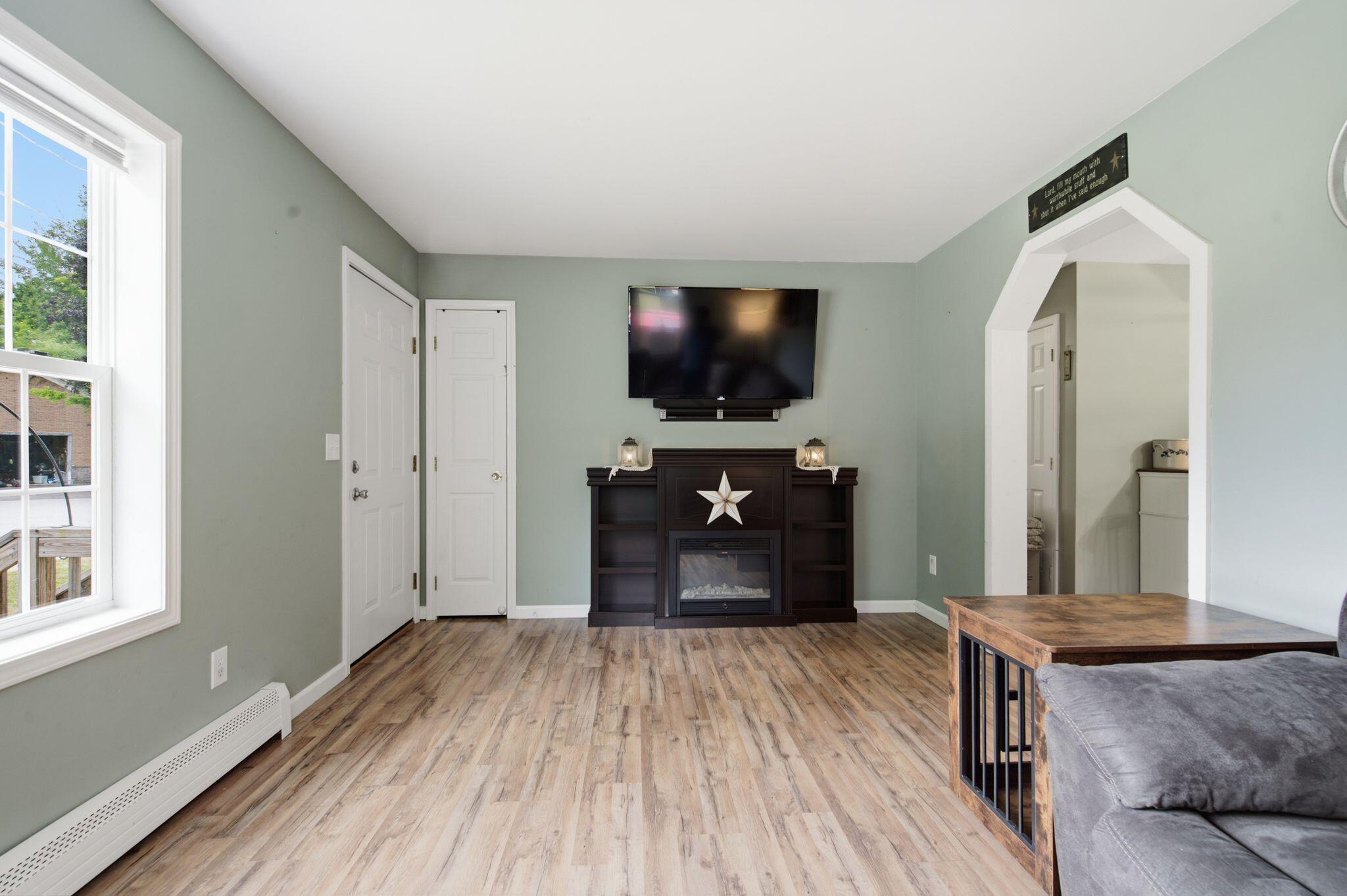 9 Moffett Road Property Photo 16