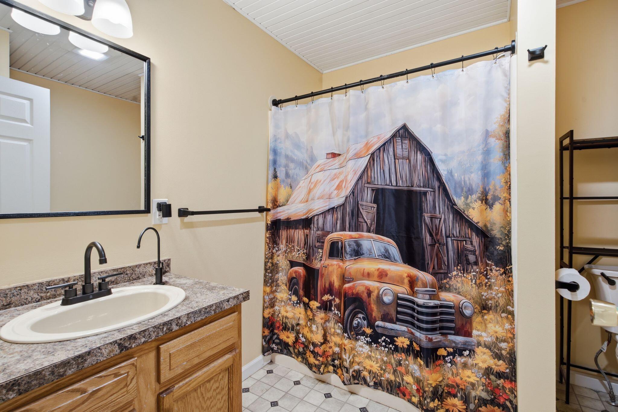 9 Moffett Road Property Photo 17