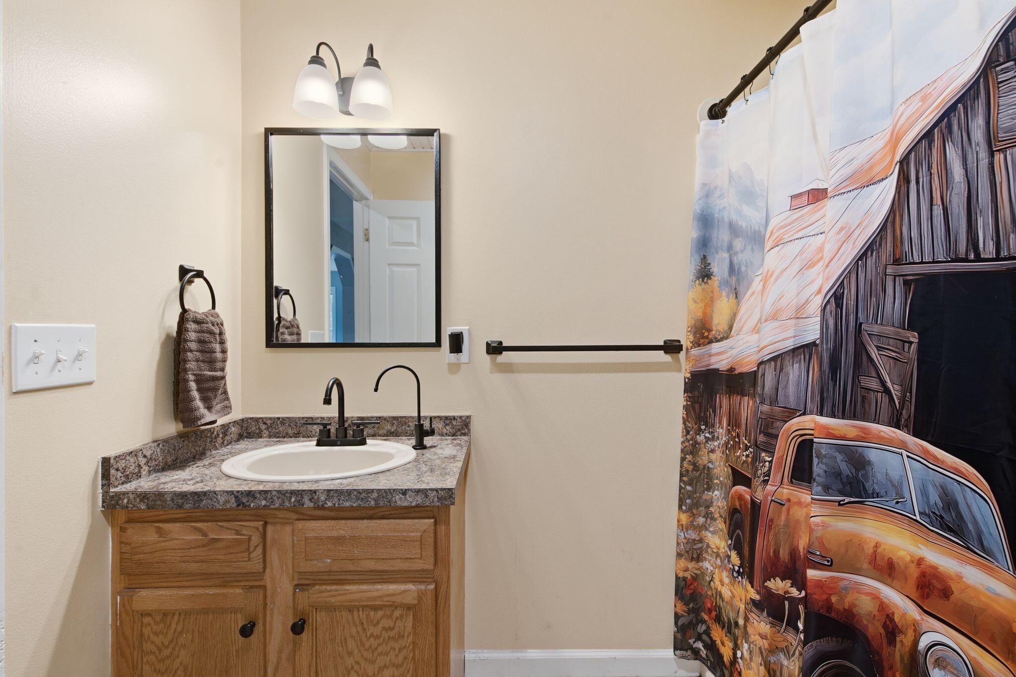 9 Moffett Road Property Photo 18