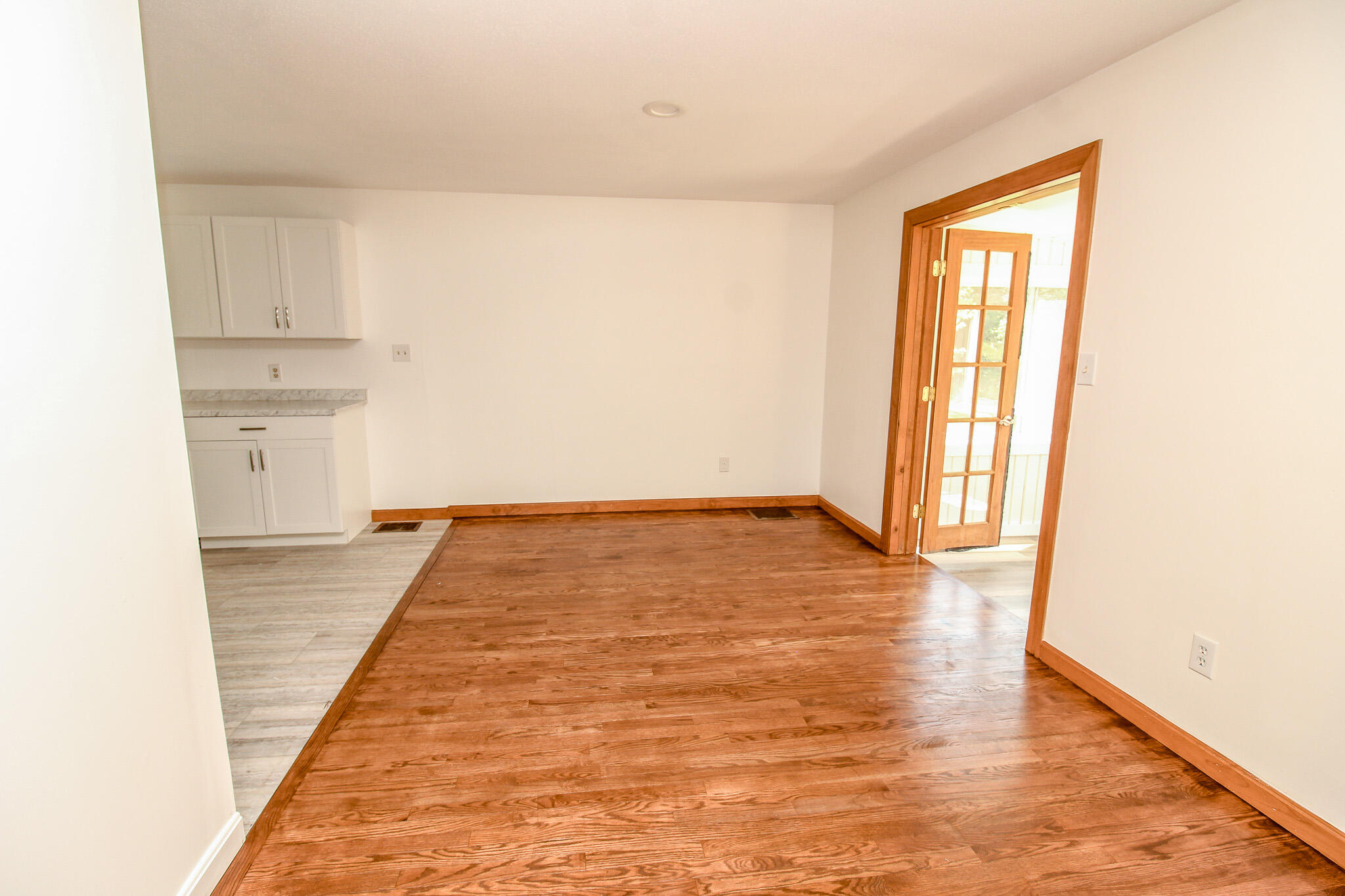 10 Perry Lane Property Photo 12