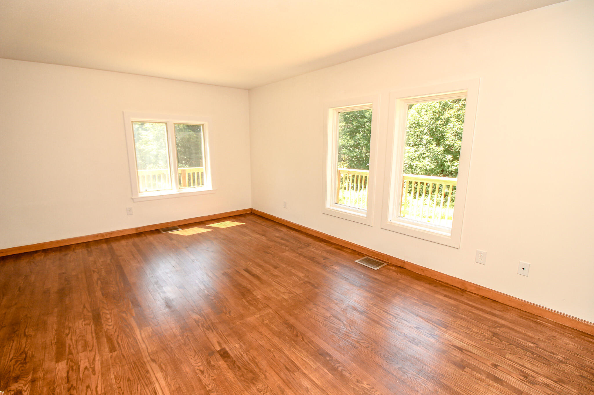 10 Perry Lane Property Photo 14