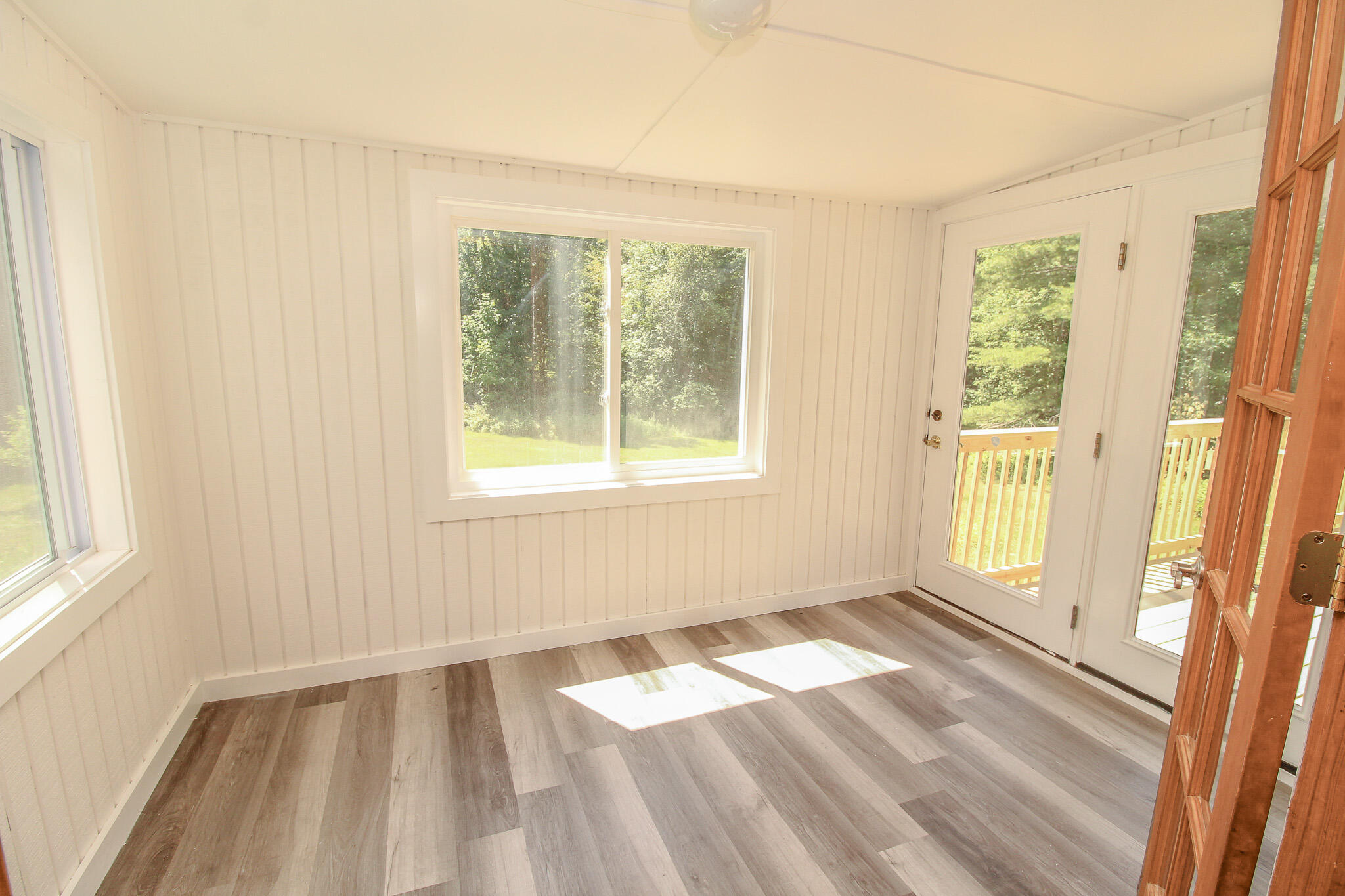 10 Perry Lane Property Photo 16