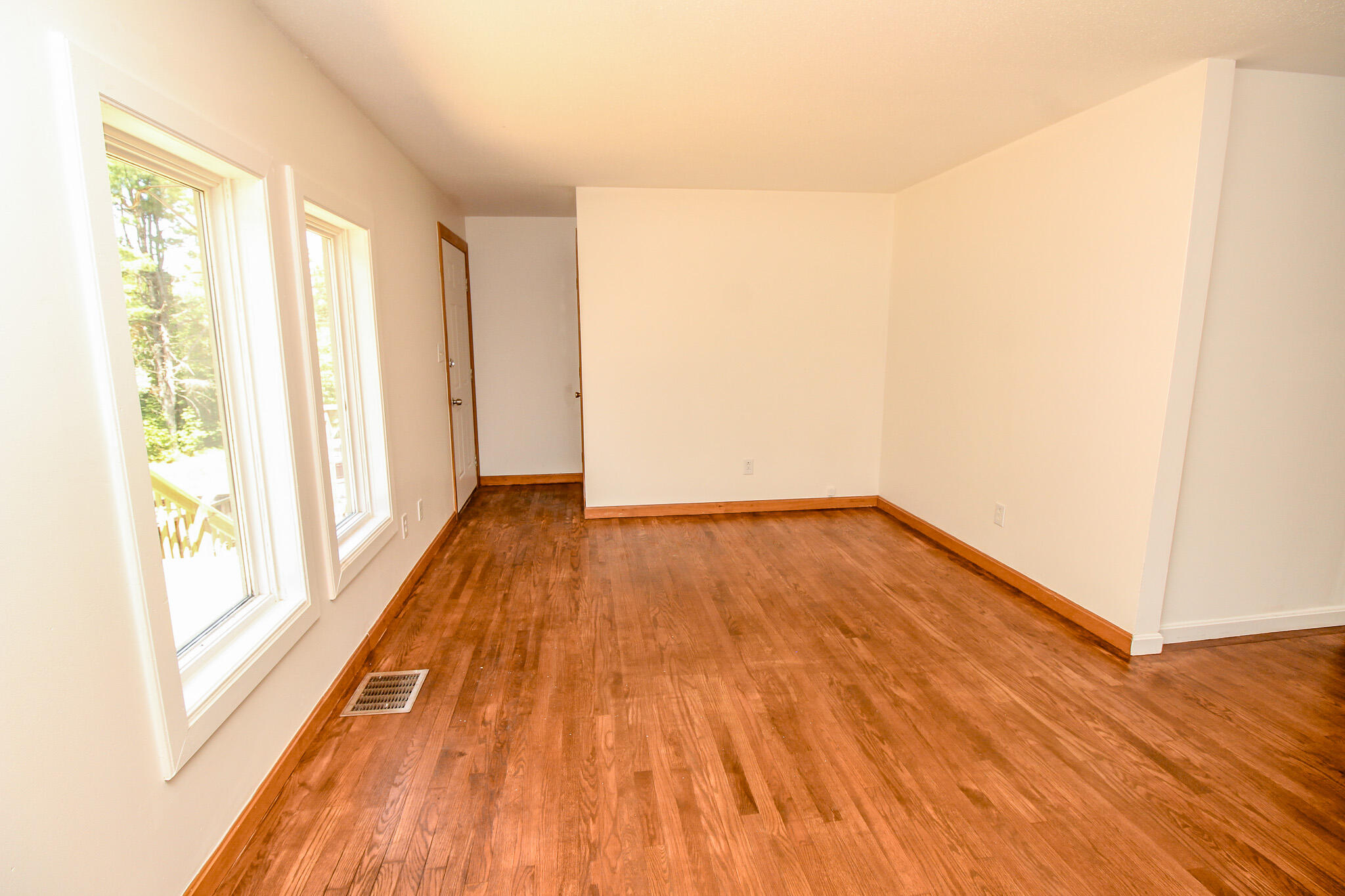 10 Perry Lane Property Photo 18
