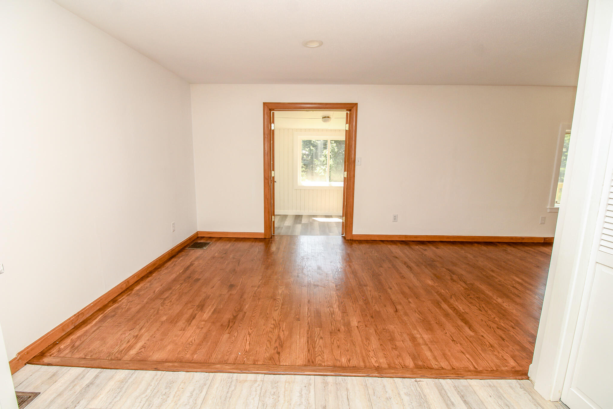 10 Perry Lane Property Photo 19