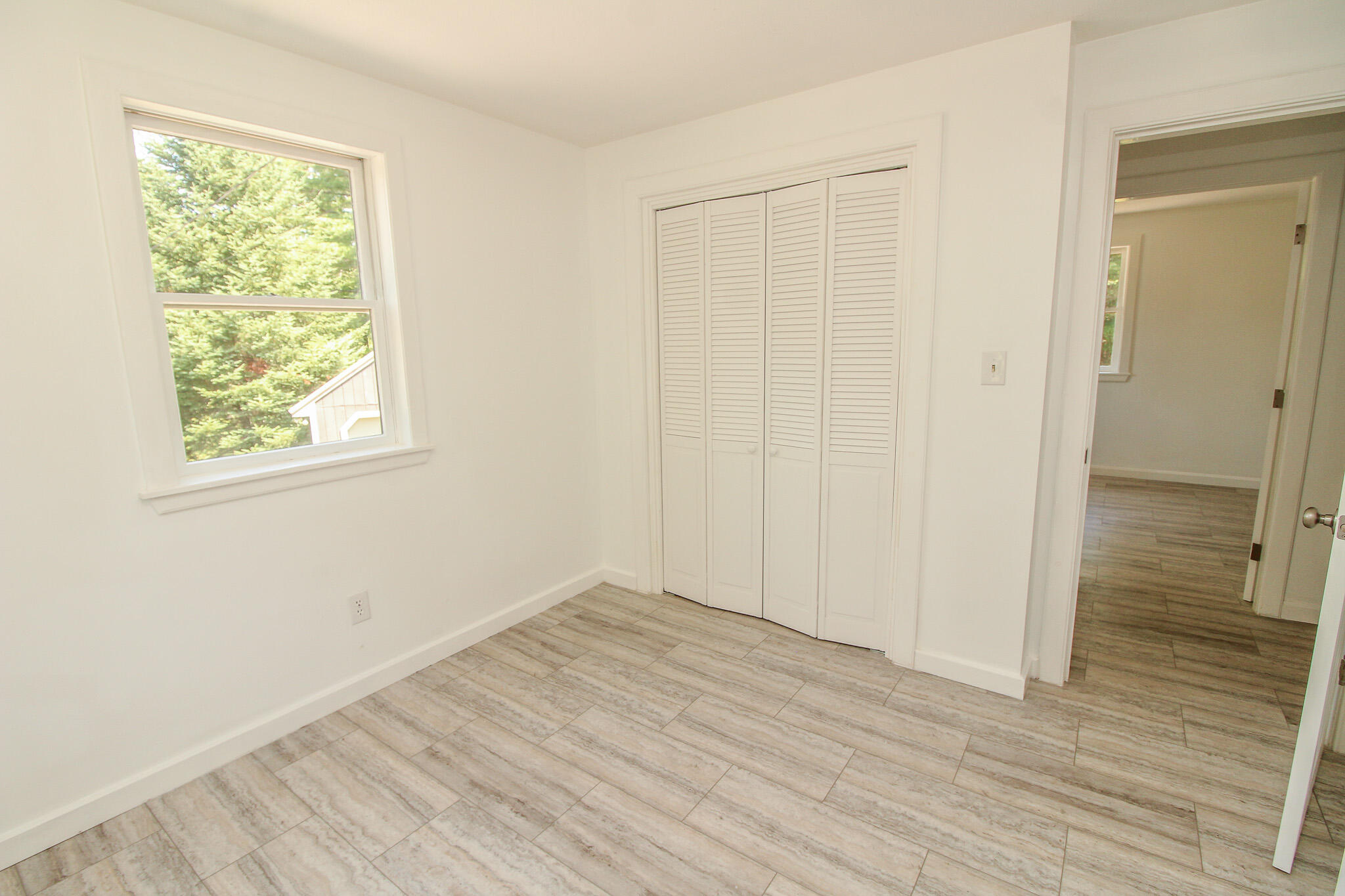 10 Perry Lane Property Photo 28