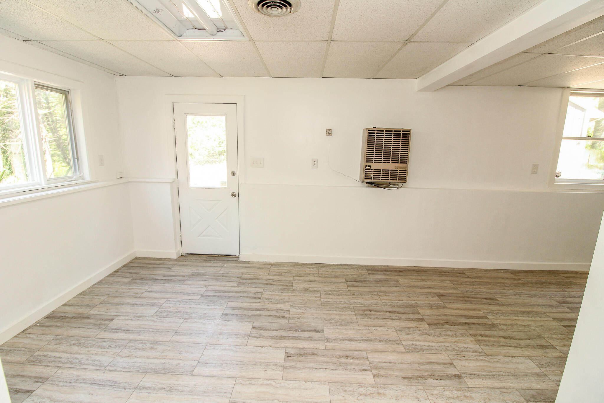 10 Perry Lane Property Photo 33