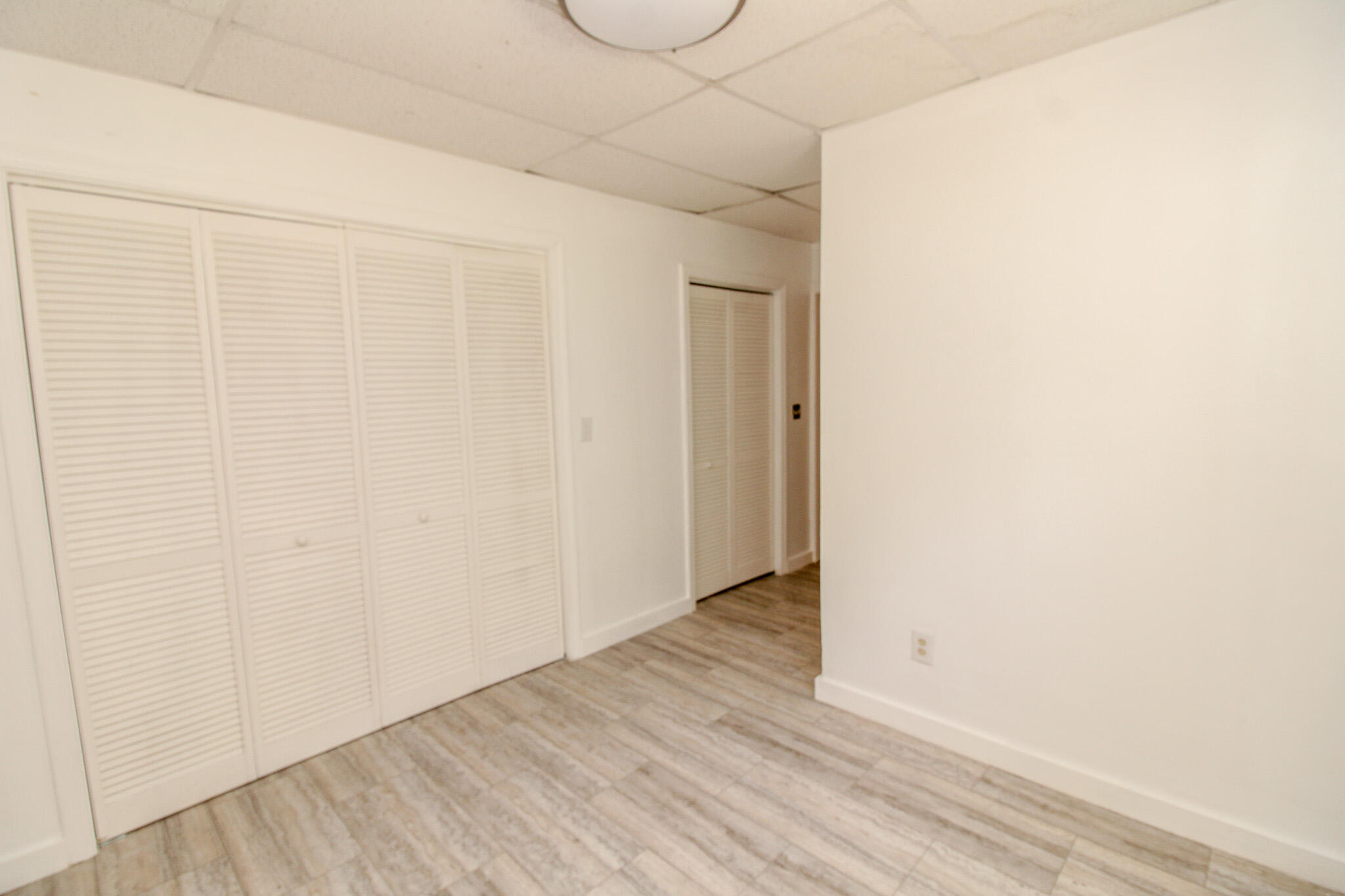 10 Perry Lane Property Photo 35