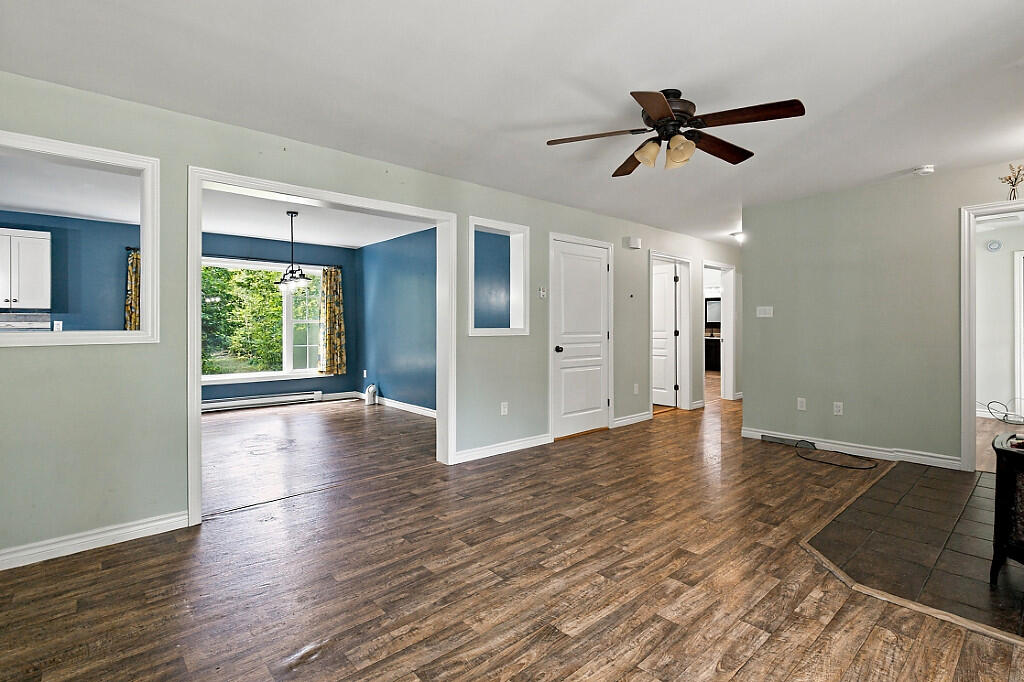 682 Bog Road Property Photo 8