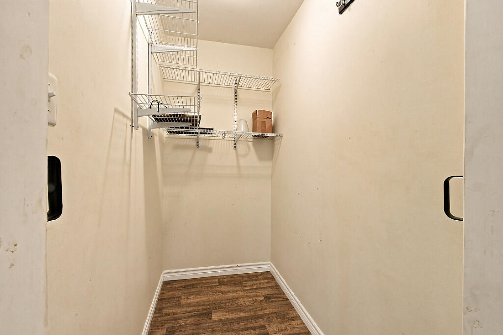682 Bog Road Property Photo 10