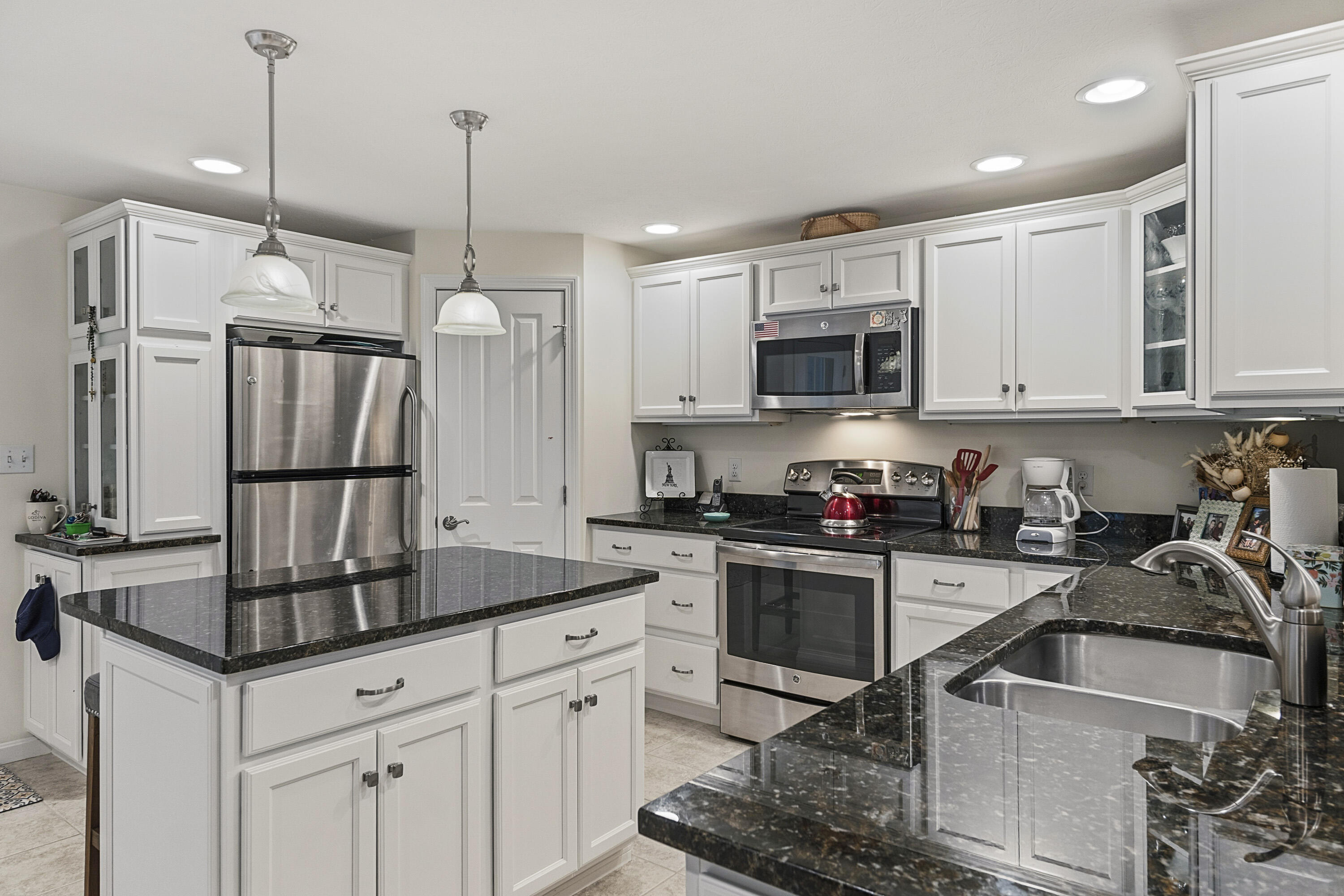88 Windward Pointe Drive 88 Property Photo 18