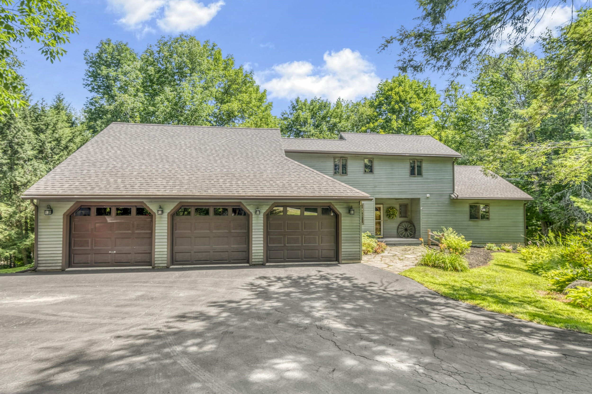 77 Wedgewood Drive Property Photo 1