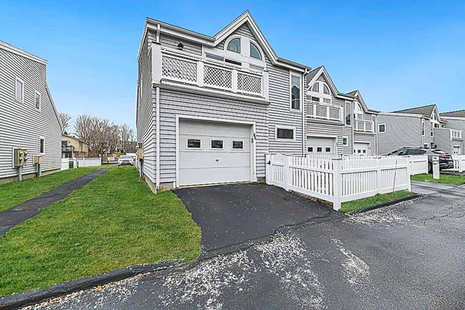 10 Ocean House Way 10 Property Photo 2
