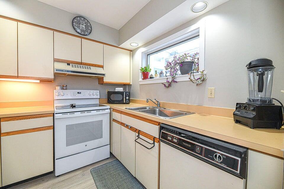 10 Ocean House Way 10 Property Photo 4