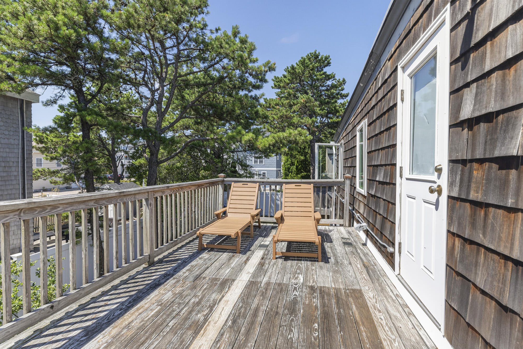 144 Surf Street Property Photo 6