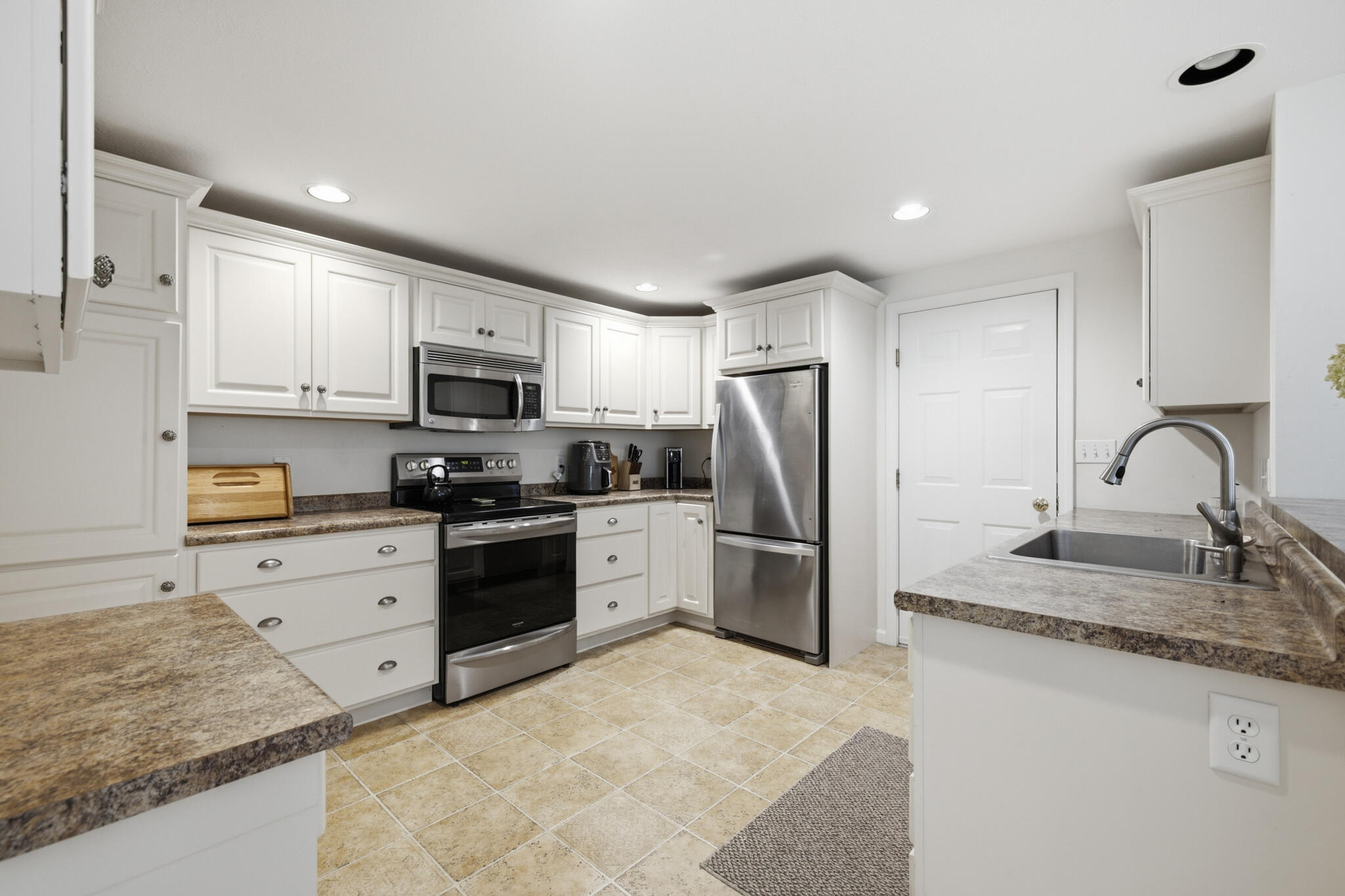 11 Sterling Drive 11 Property Photo 10