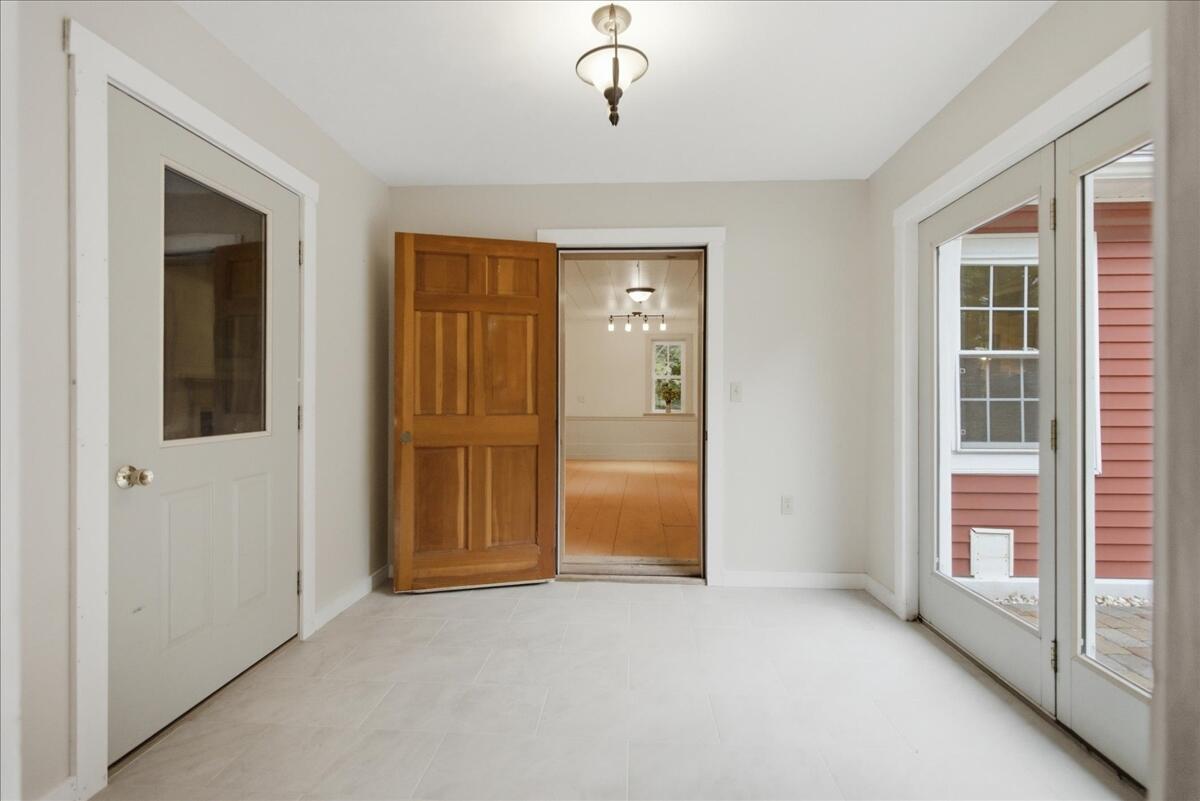 1135 Manchester Road Property Photo 7